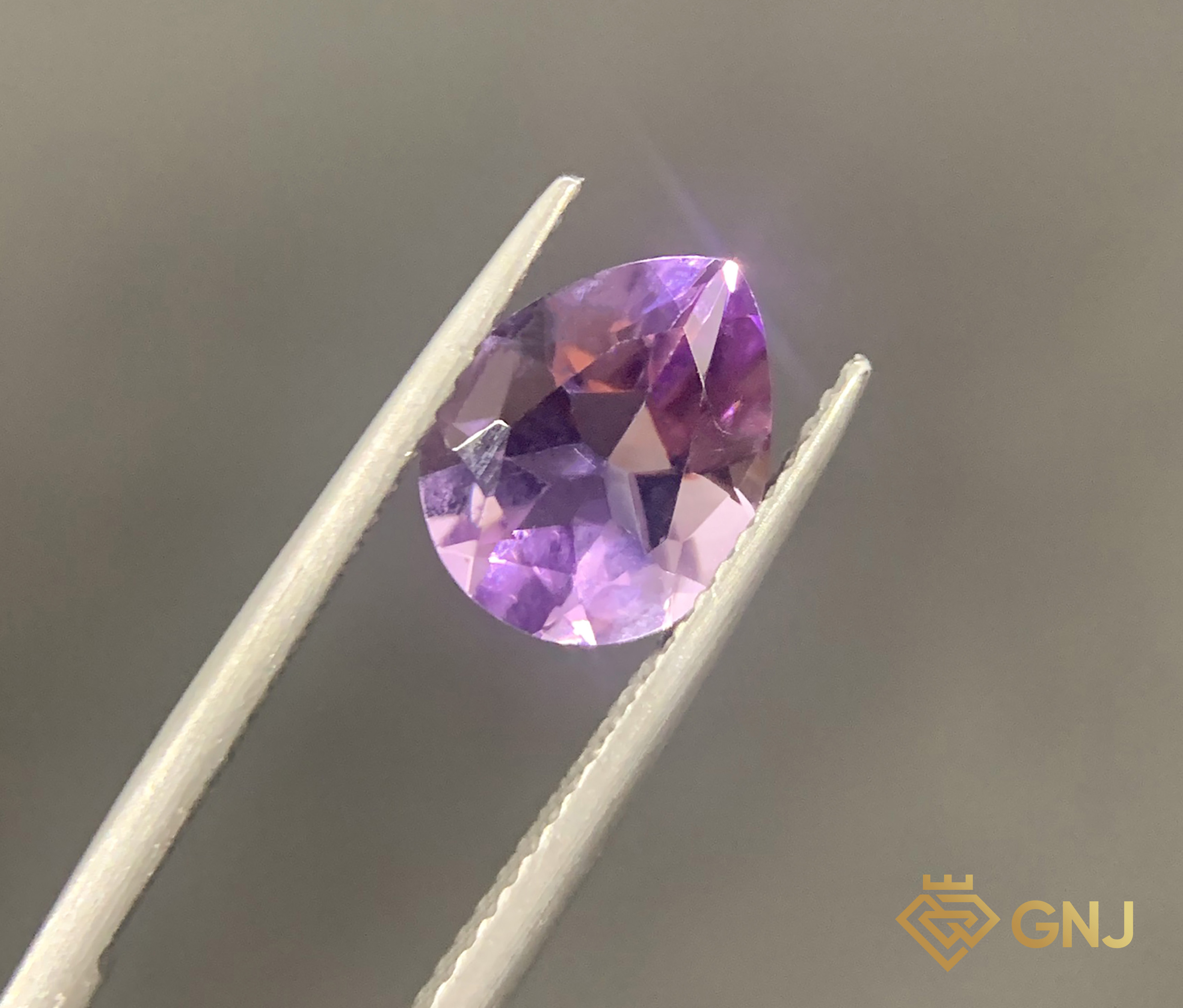 Amethyst Tự Nhiên Tím Nhạt 2.2ct - Facet — mặt trước, đá quý tự nhiên có kiểm định GNJ