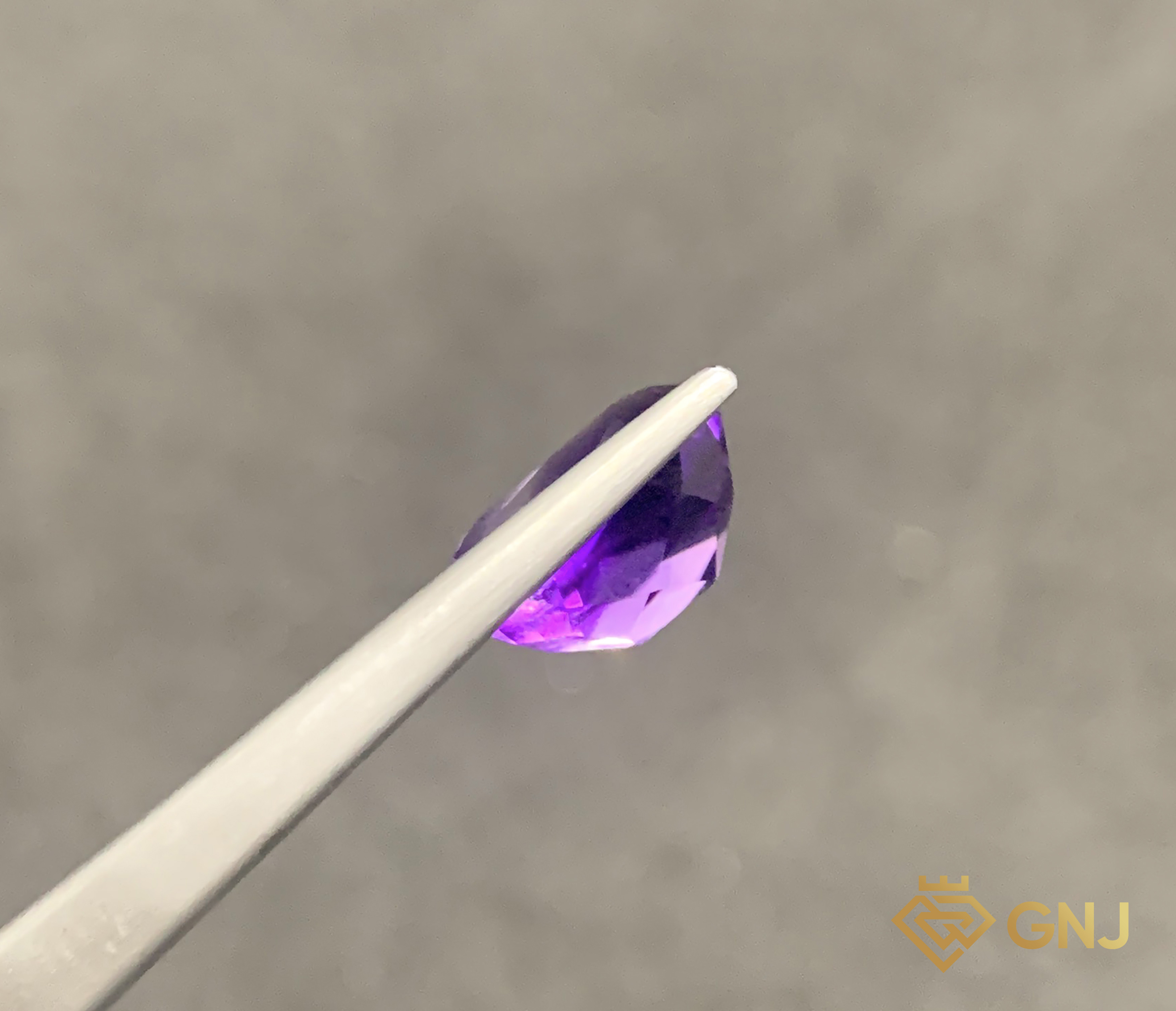 Đá Amethyst Tự Nhiên 3ct — Facet — mặt bên