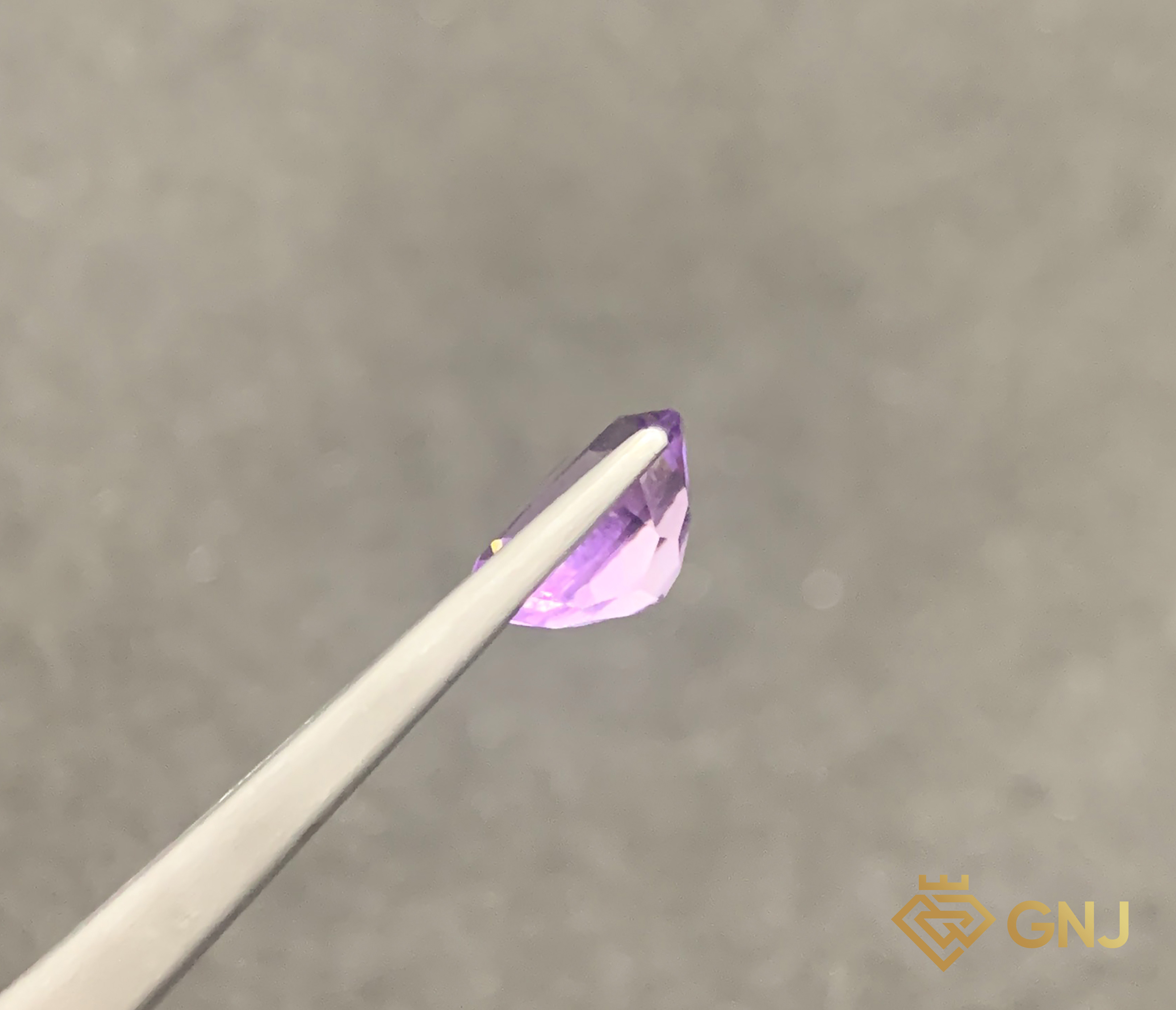 Đá Amethyst Tự NhiênV — mặt bên
