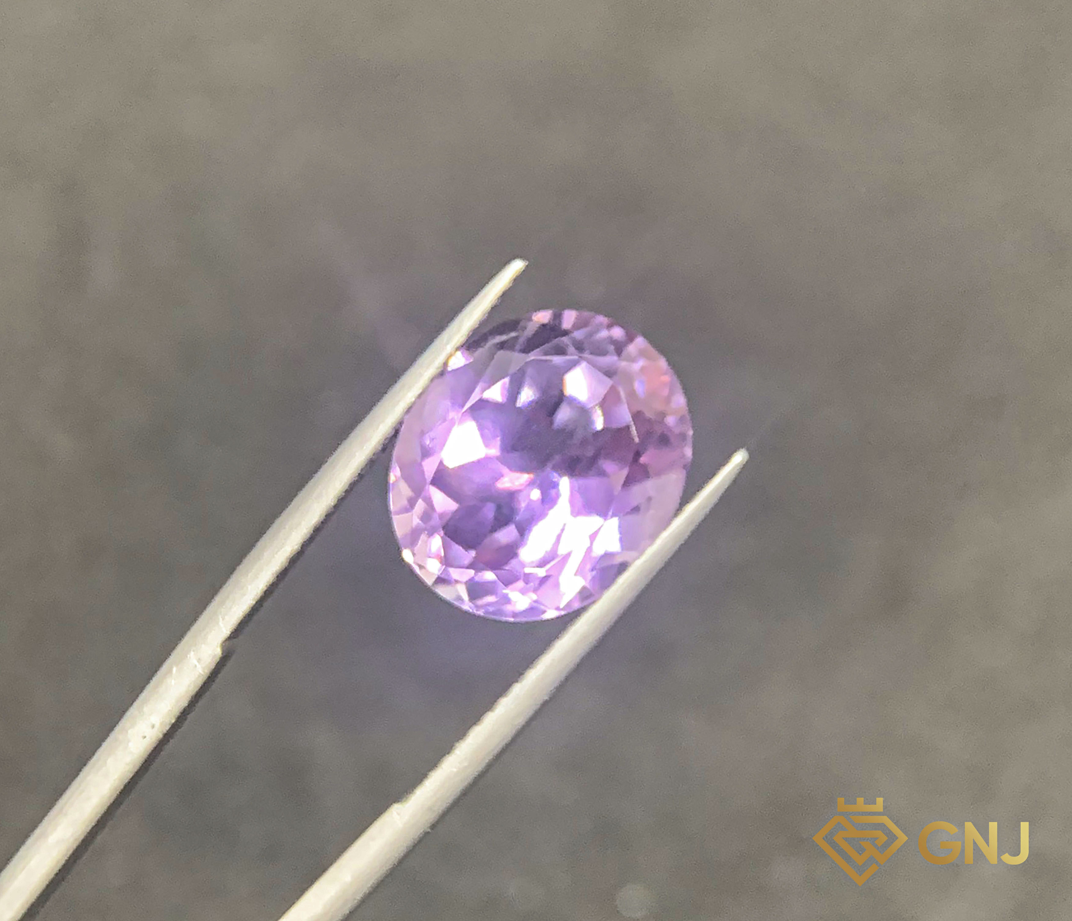 Đá Amethyst Tự Nhiên 5.45ct — Facet — mặt trước, đá quý tự nhiên có kiểm định GNJ