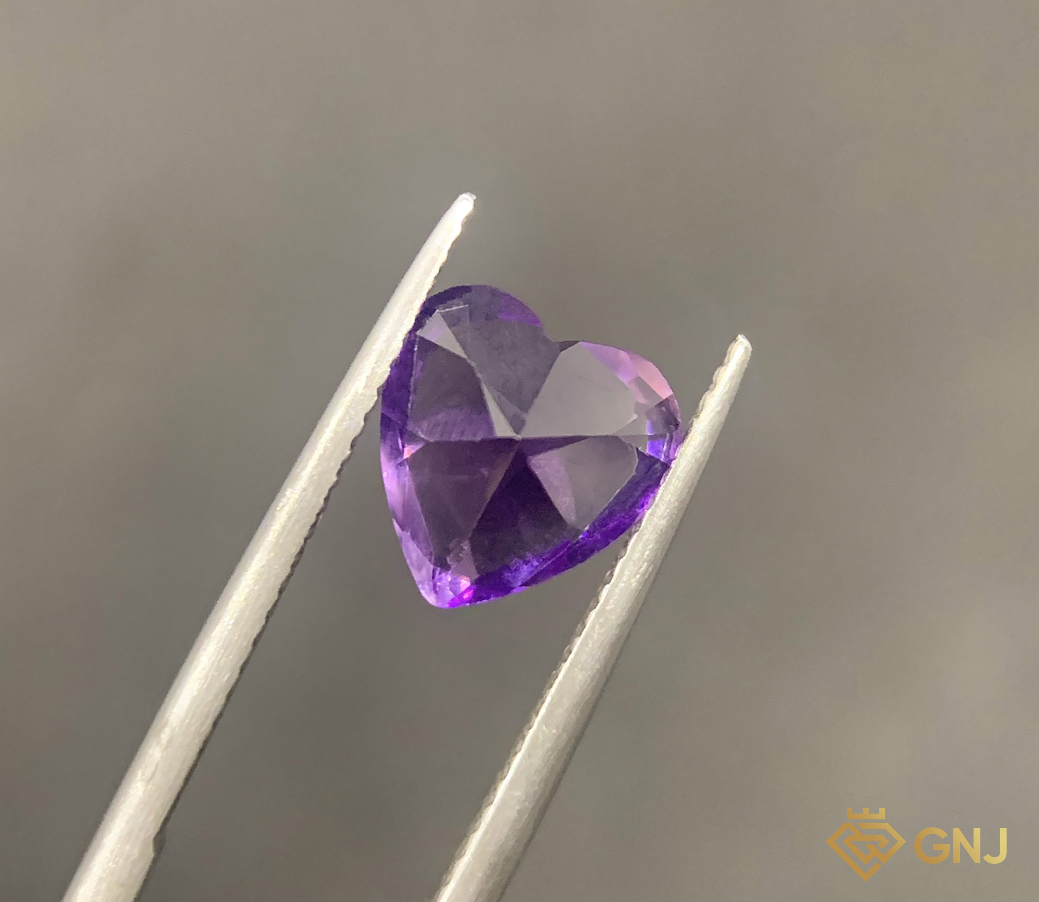 Amethyst Tự Nhiên Tím 2.6ct - Facet — chi tiết đá