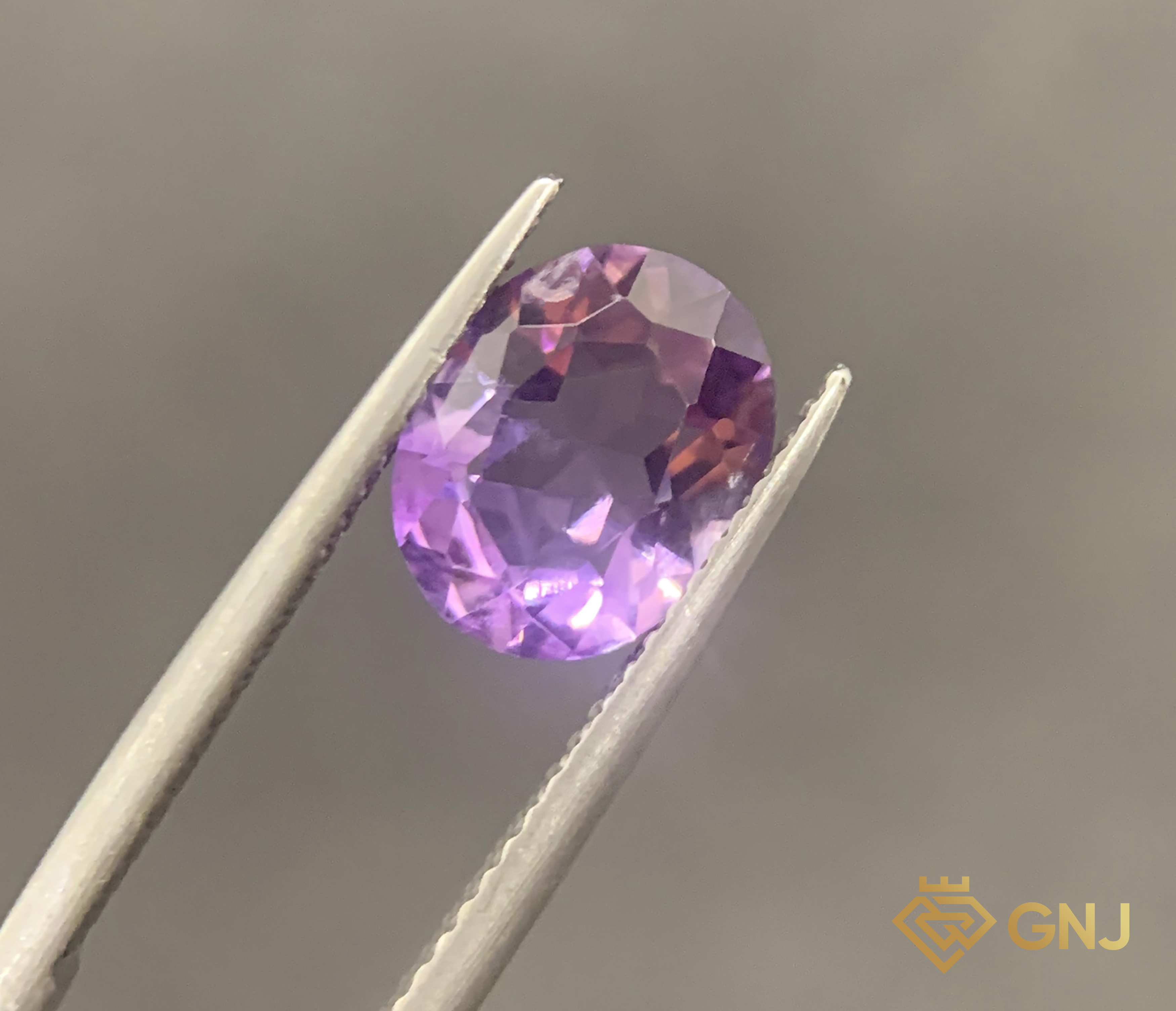 Đá Amethyst Tự Nhiên 2.10ct — Facet — mặt trước, đá quý tự nhiên có kiểm định GNJ