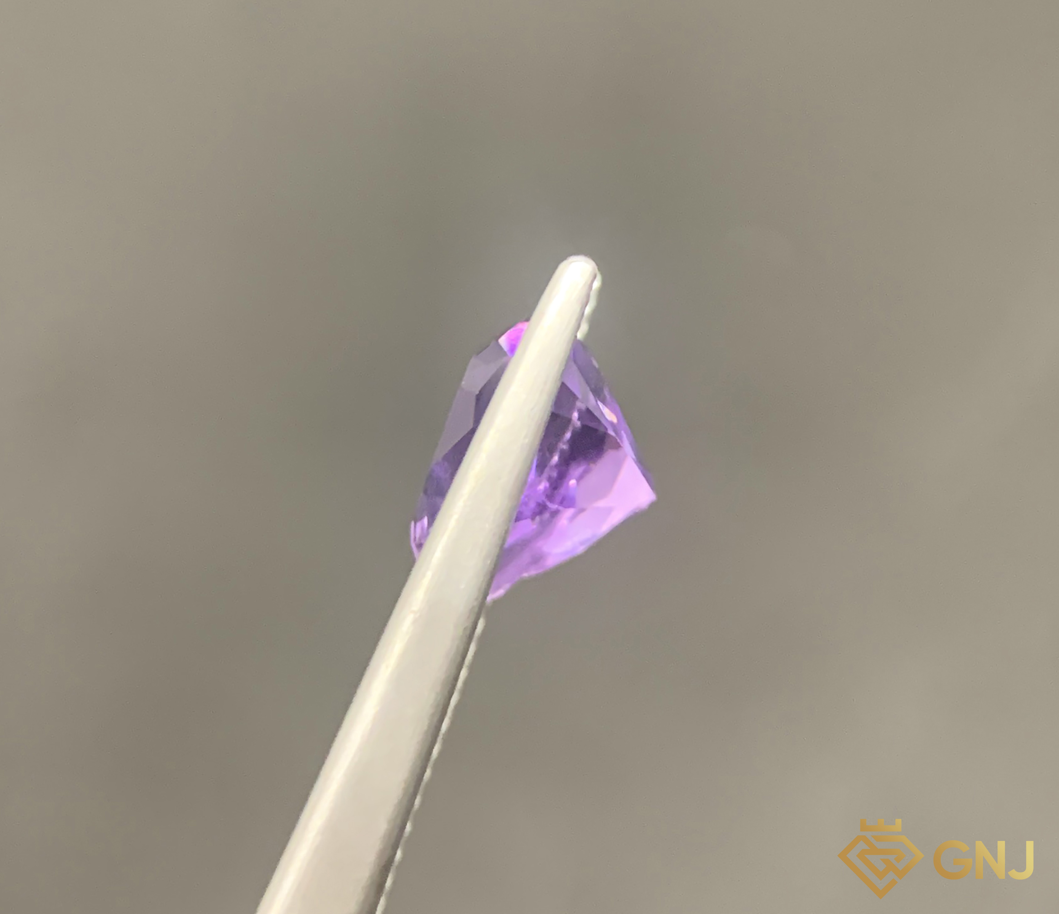 Amethyst Tự Nhiên Tím 2.6ct - Facet — mặt bên
