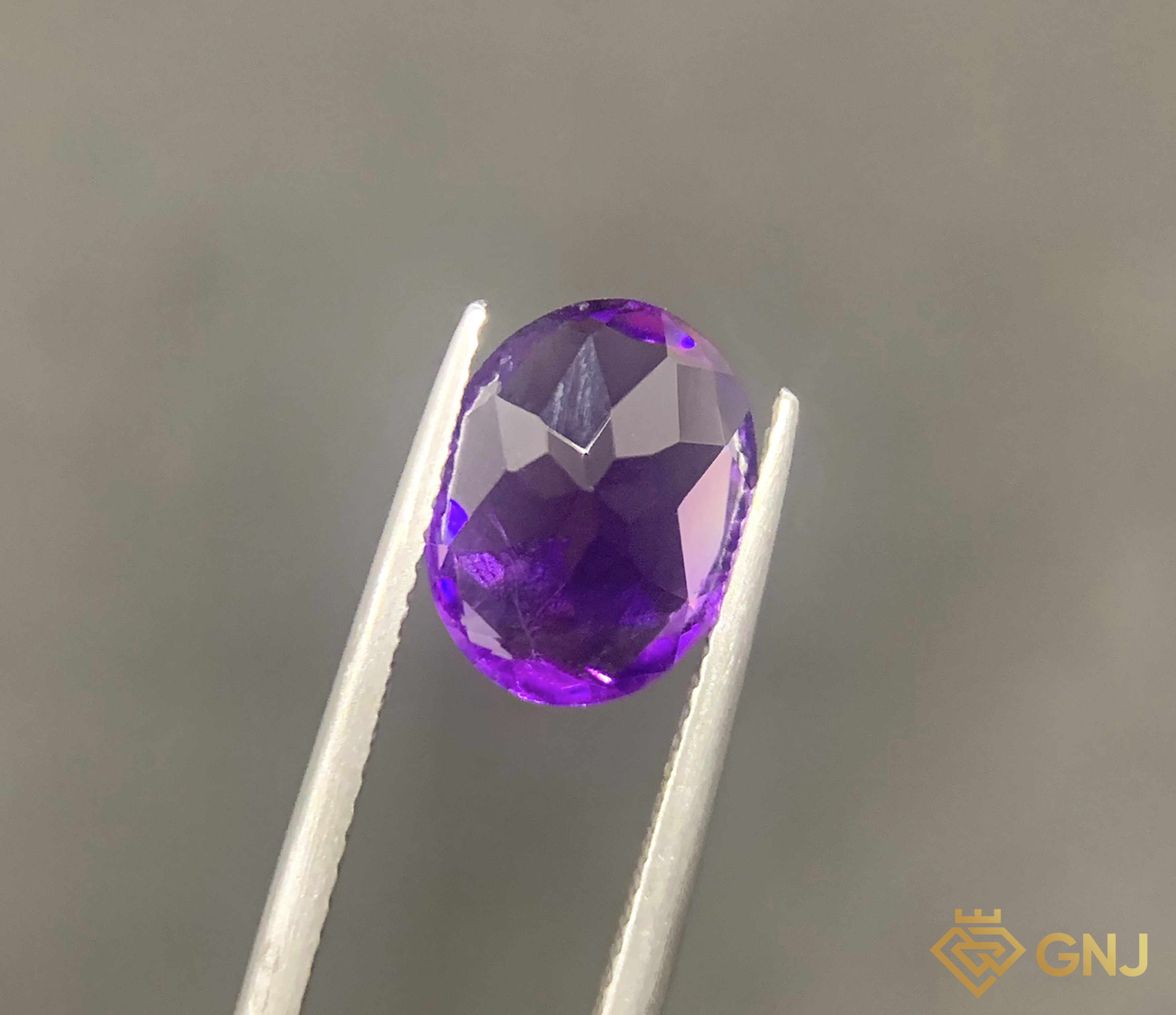 Đá Amethyst Tự Nhiên 3.60ct — Facet — mặt trước, đá quý tự nhiên có kiểm định GNJ
