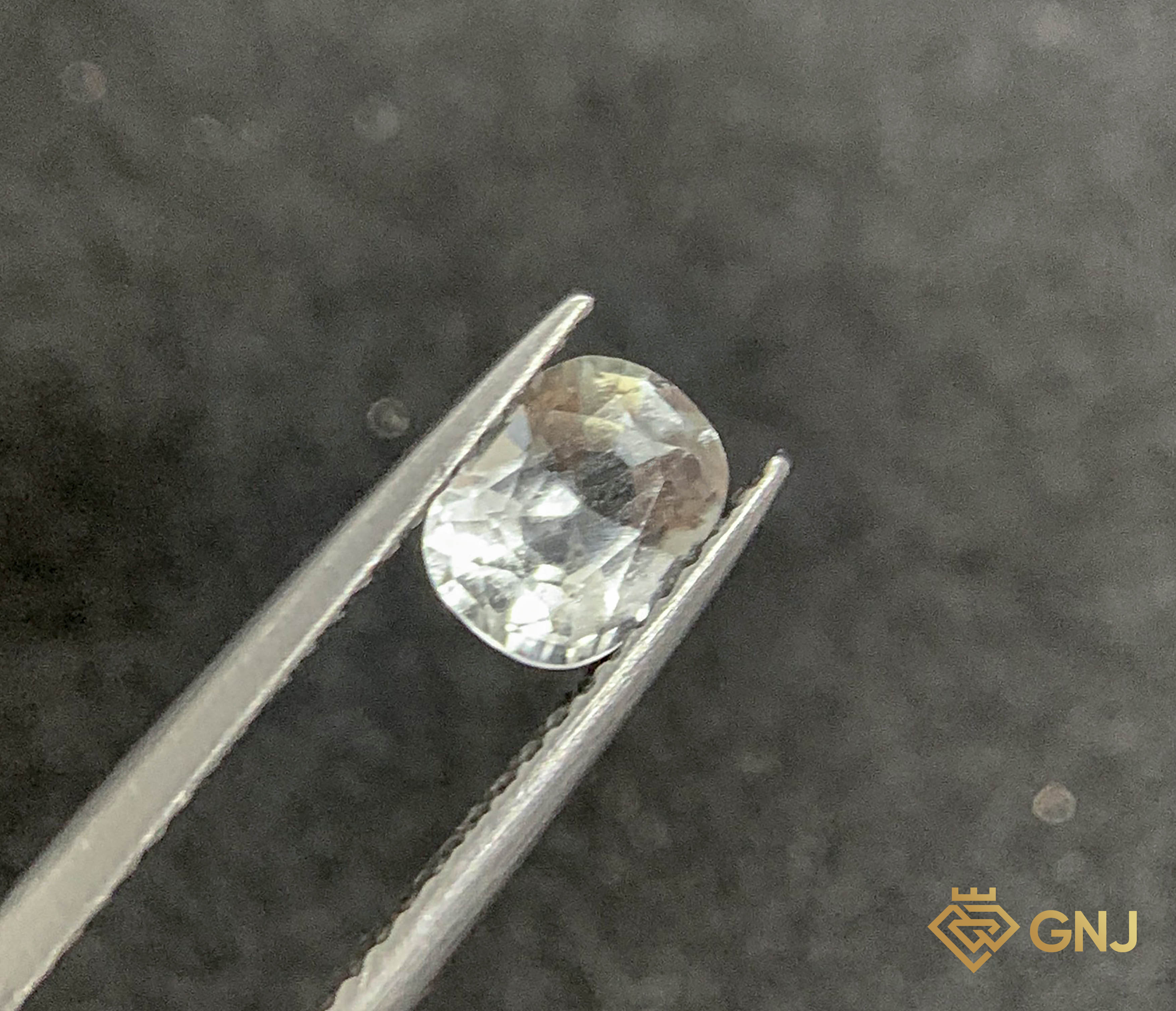Đá Topaz Tự Nhiên Trắng 1.1ct — mặt trước, đá quý tự nhiên có kiểm định GNJ