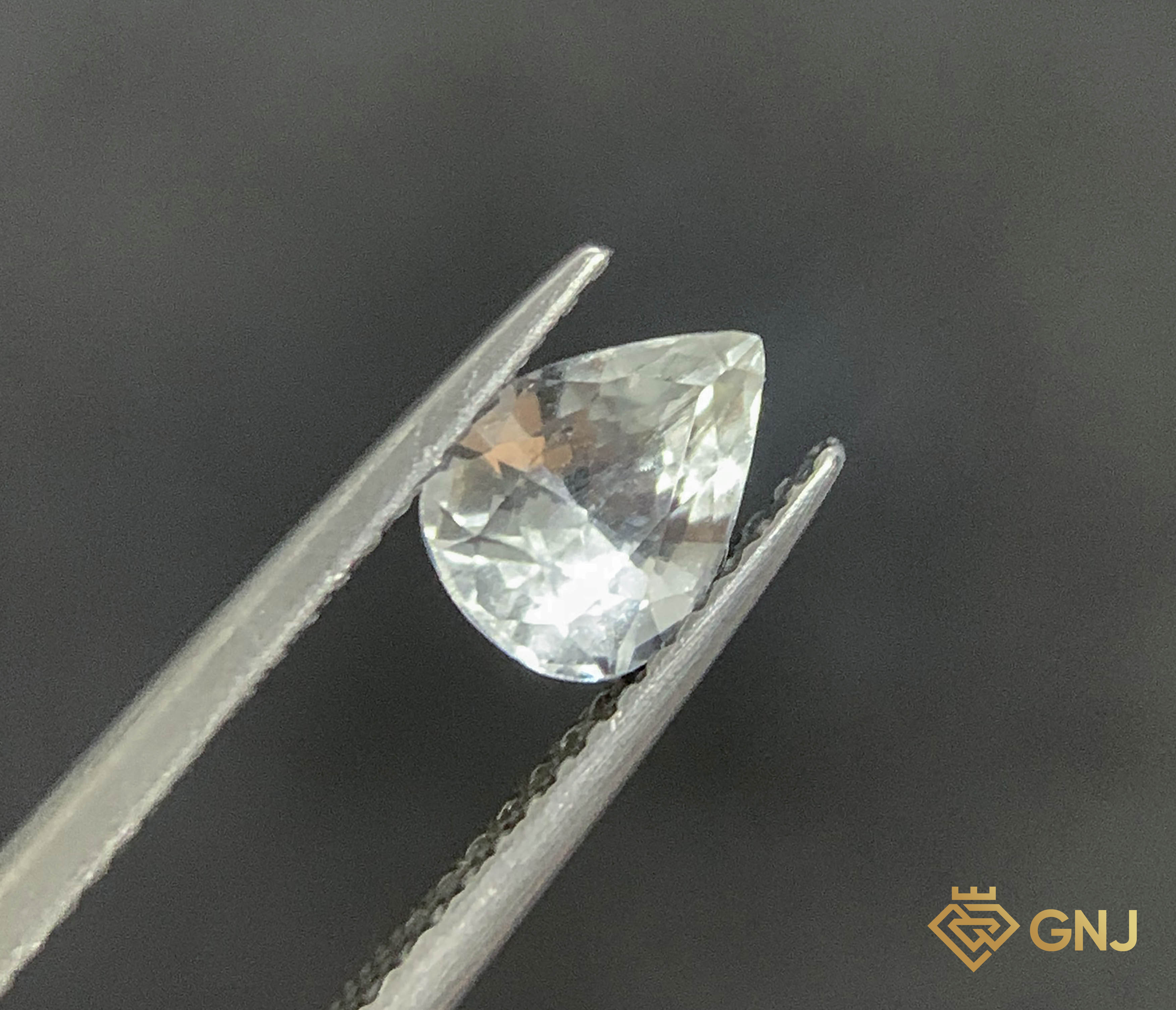 Đá Topaz Tự Nhiên Trắng 1.25ct — mặt trước, đá quý tự nhiên có kiểm định GNJ