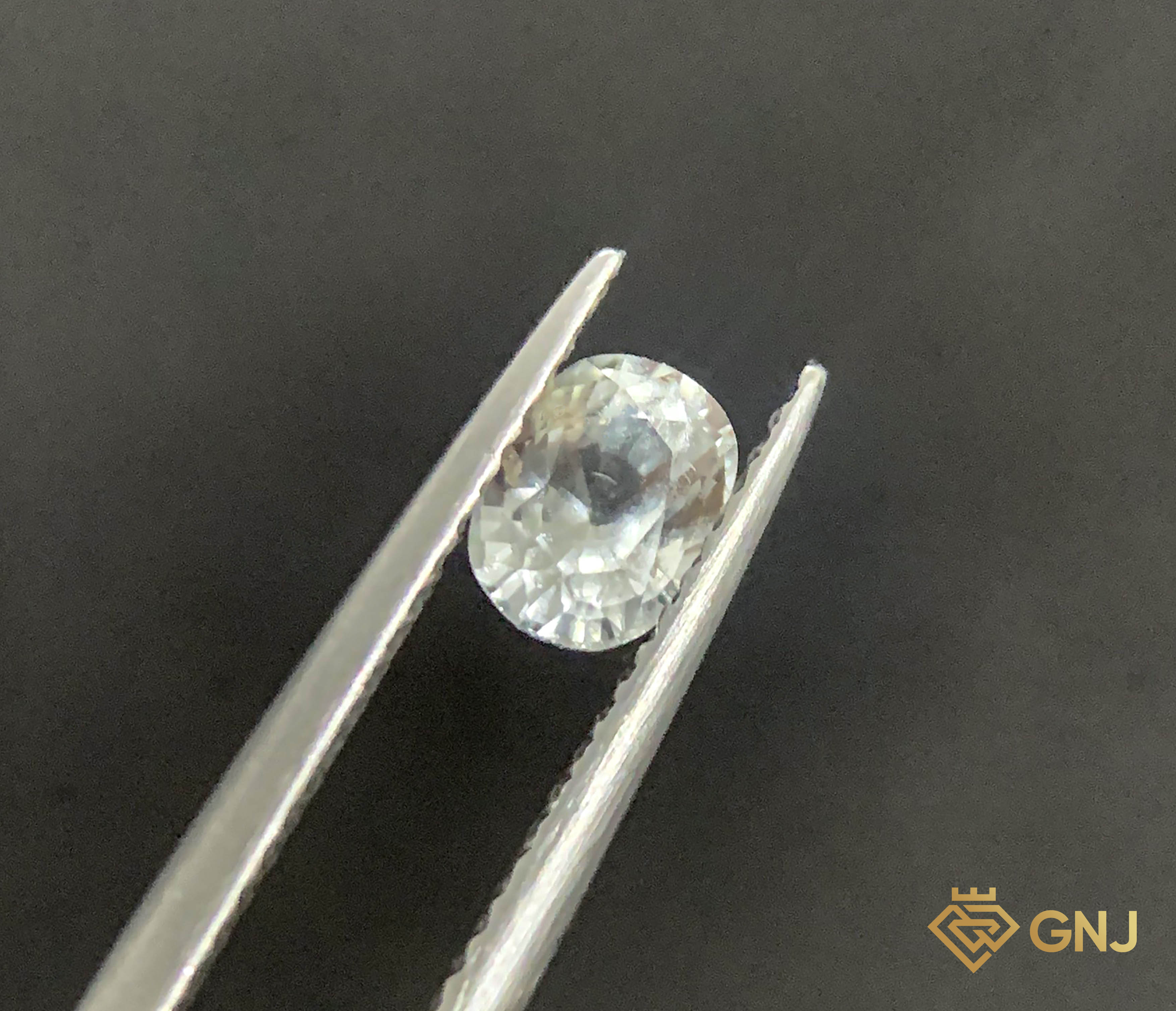 Đá Topaz trắng tự nhiên, đá nên hạn chế với người sinh năm 1988 mệnh Mộc