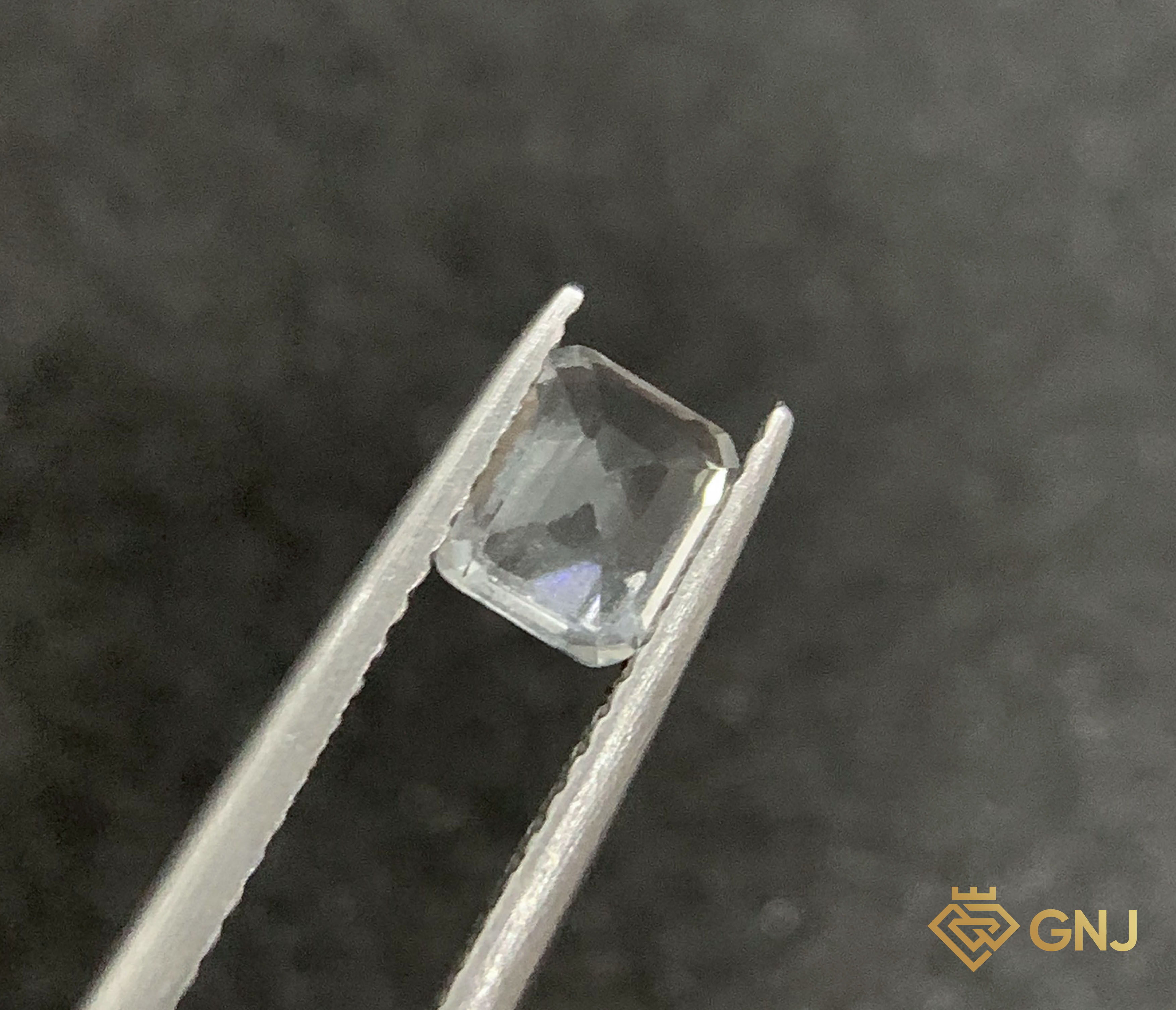 Đá Topaz Tự Nhiên Trắng 0.7ct — chi tiết đá