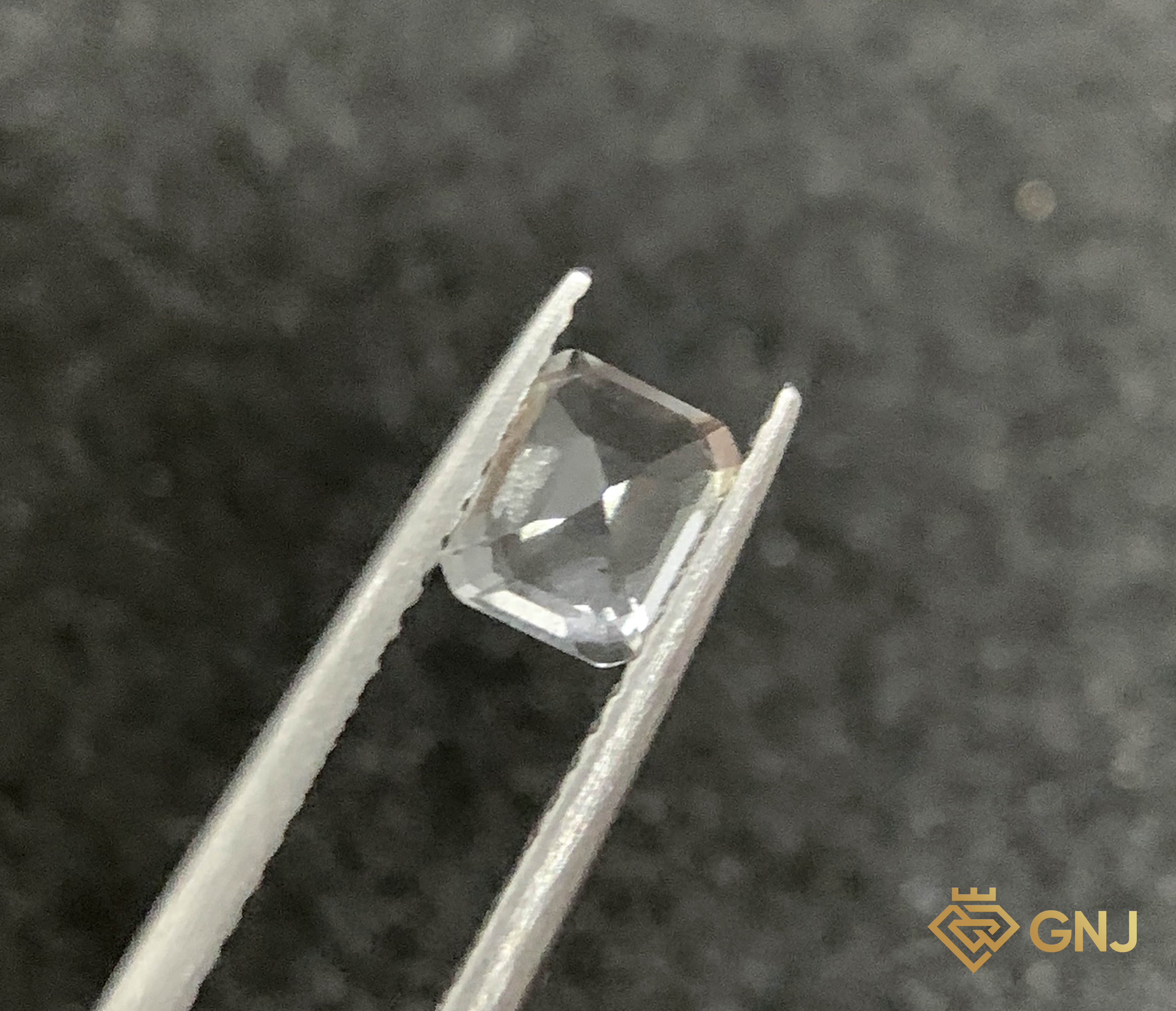 Đá Topaz Tự Nhiên Trắng 0.85ct — chi tiết đá