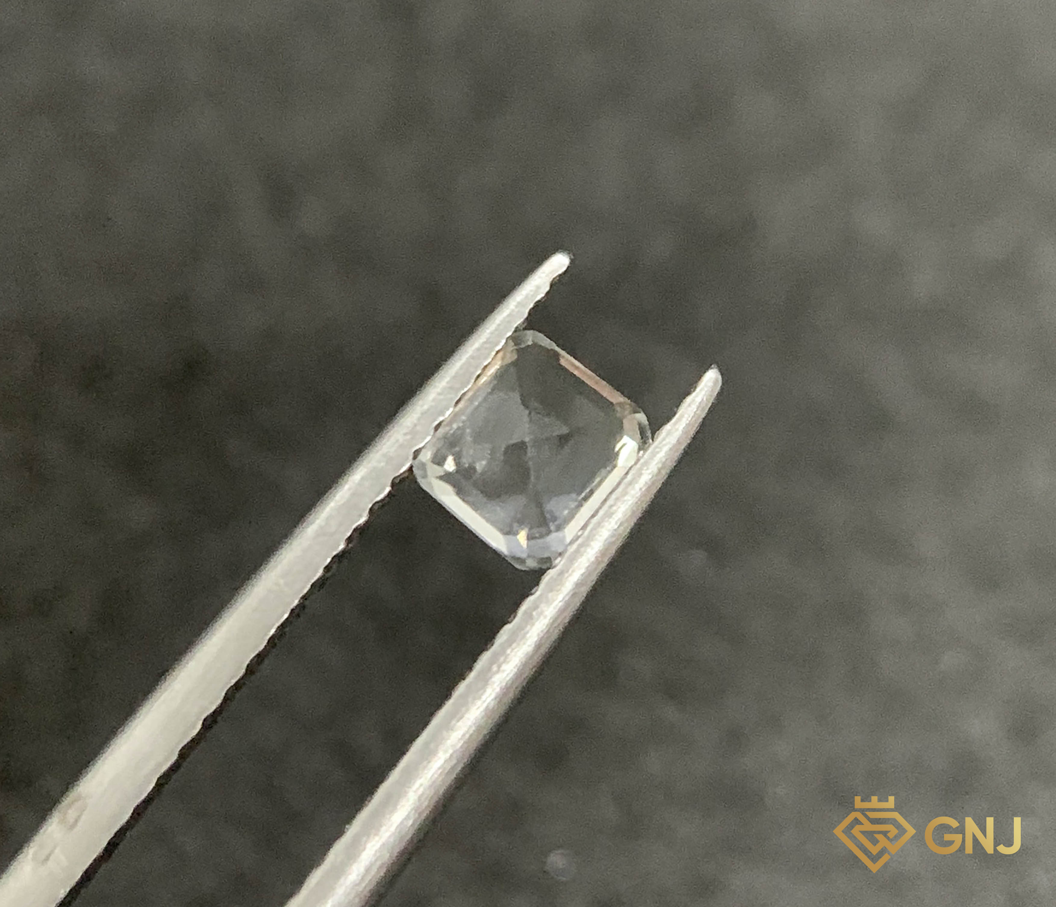 Đá Topaz Tự Nhiên Trắng 0.7ct — chi tiết đá