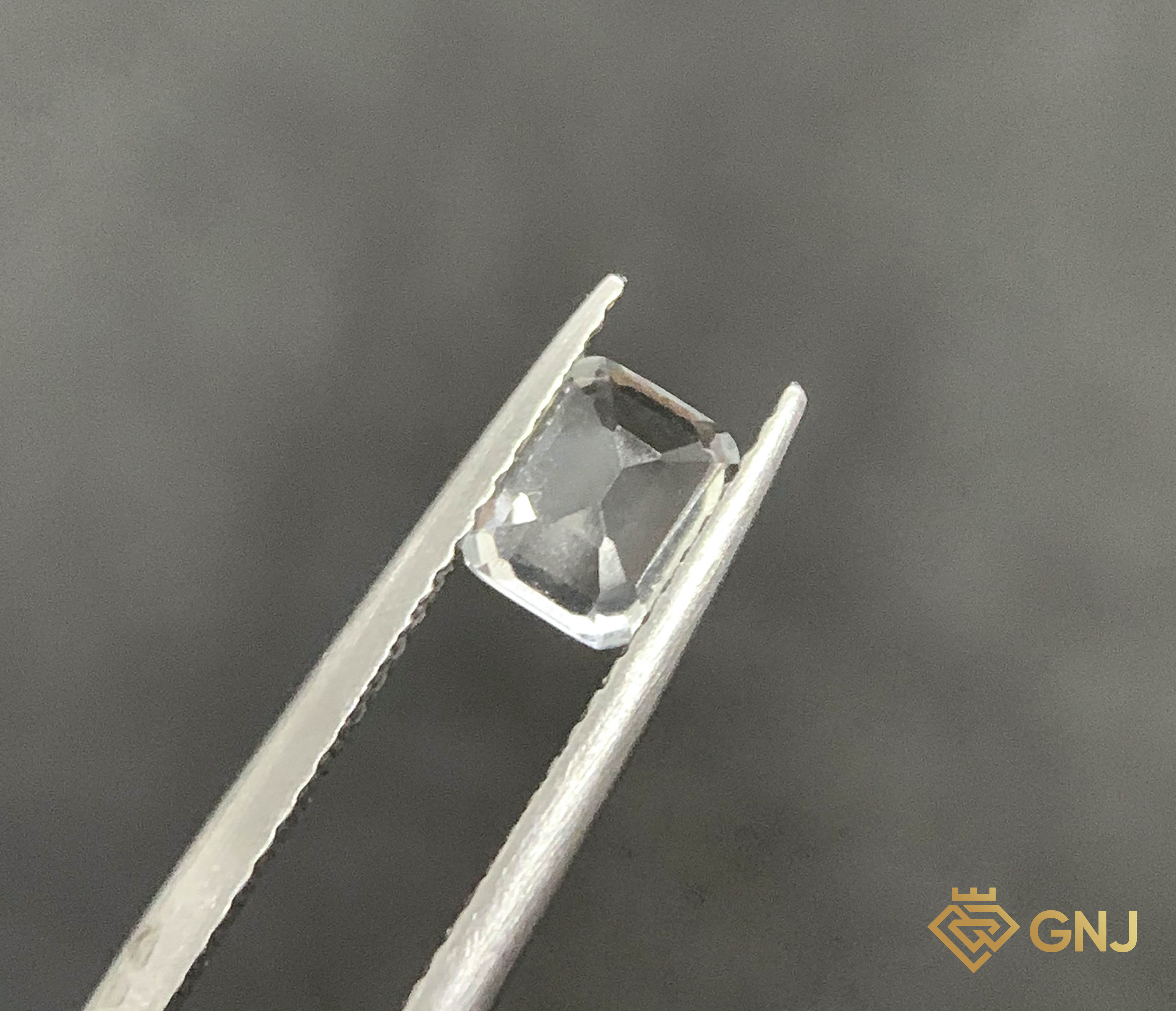 Đá Topaz Tự Nhiên Trắng 0.9ct — chi tiết đá
