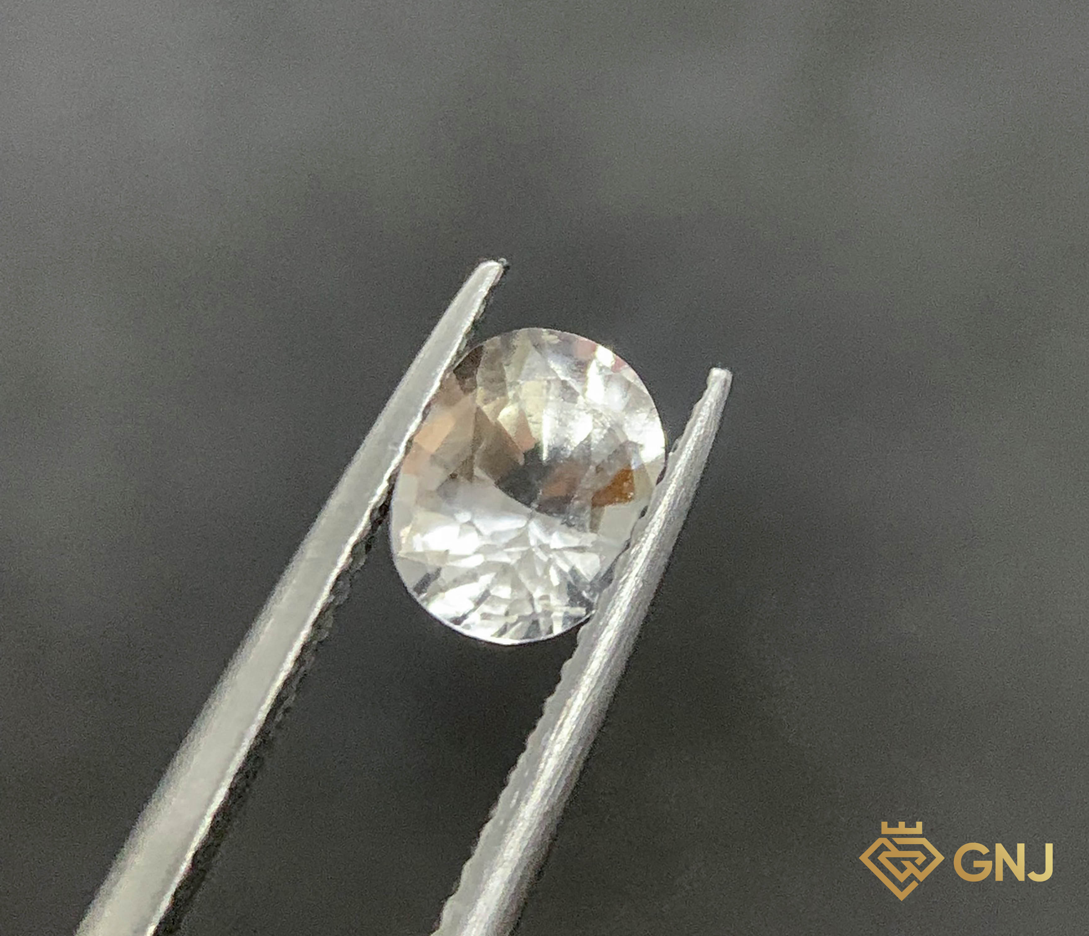 Đá Topaz Tự Nhiên Trắng 1.25ct — mặt trước, đá quý tự nhiên có kiểm định GNJ