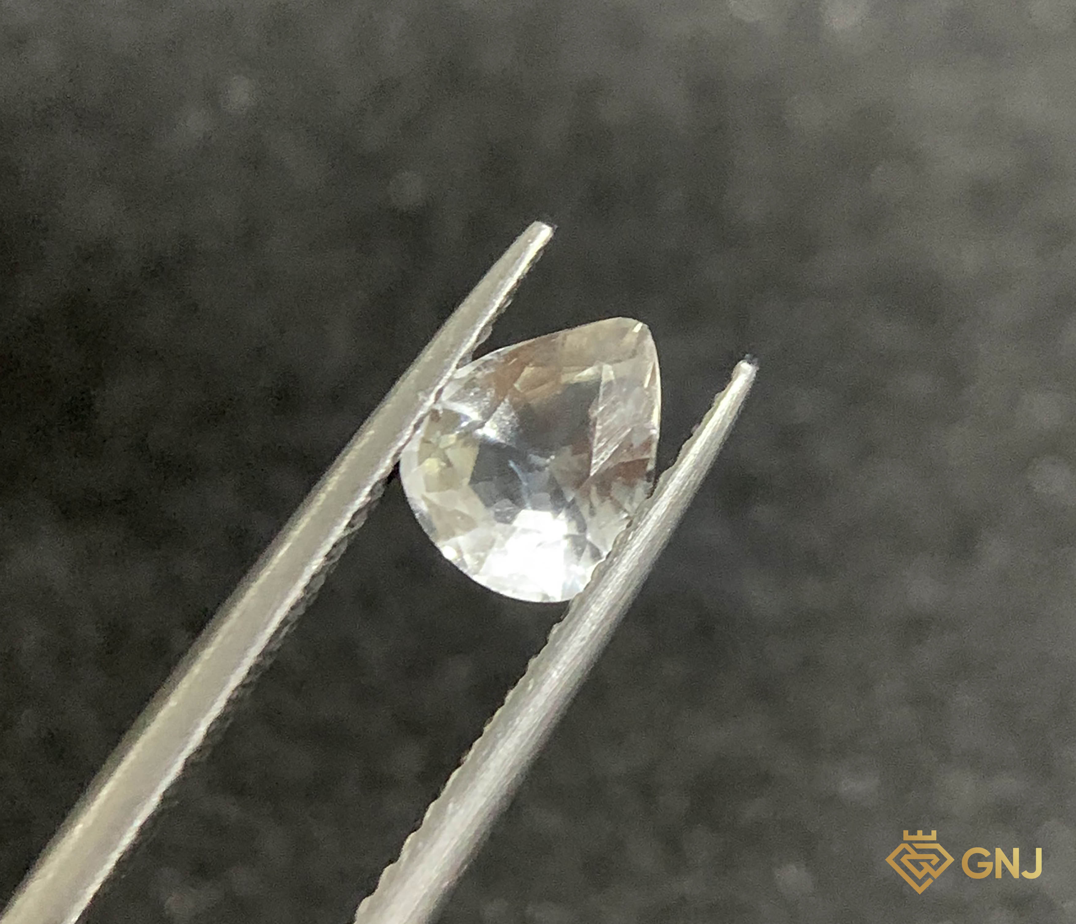 Đá Topaz Tự Nhiên Trắng 1.1ct — mặt trước, đá quý tự nhiên có kiểm định GNJ