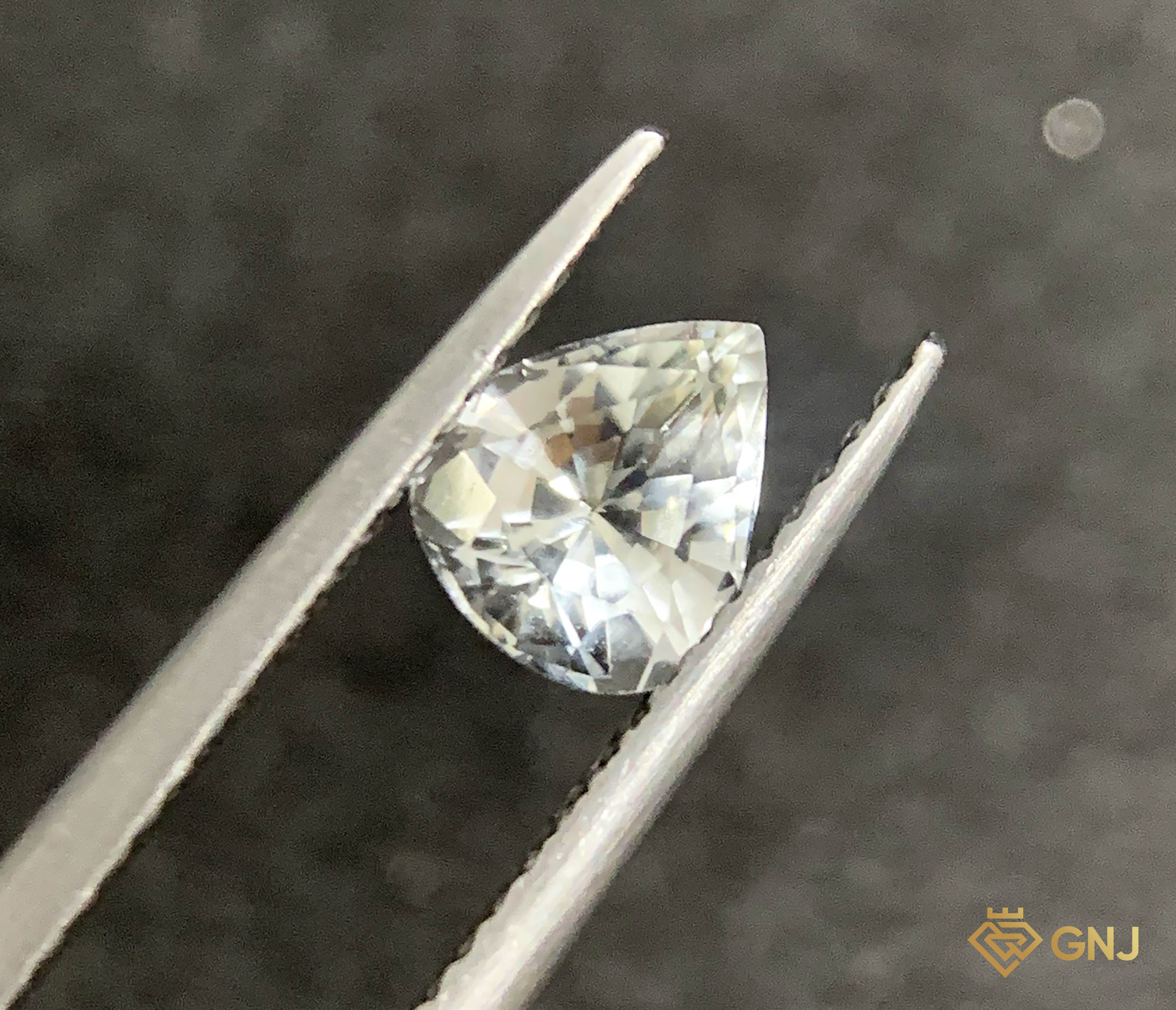 Đá Topaz Tự Nhiên Trắng 1.25ct — mặt trước, đá quý tự nhiên có kiểm định GNJ