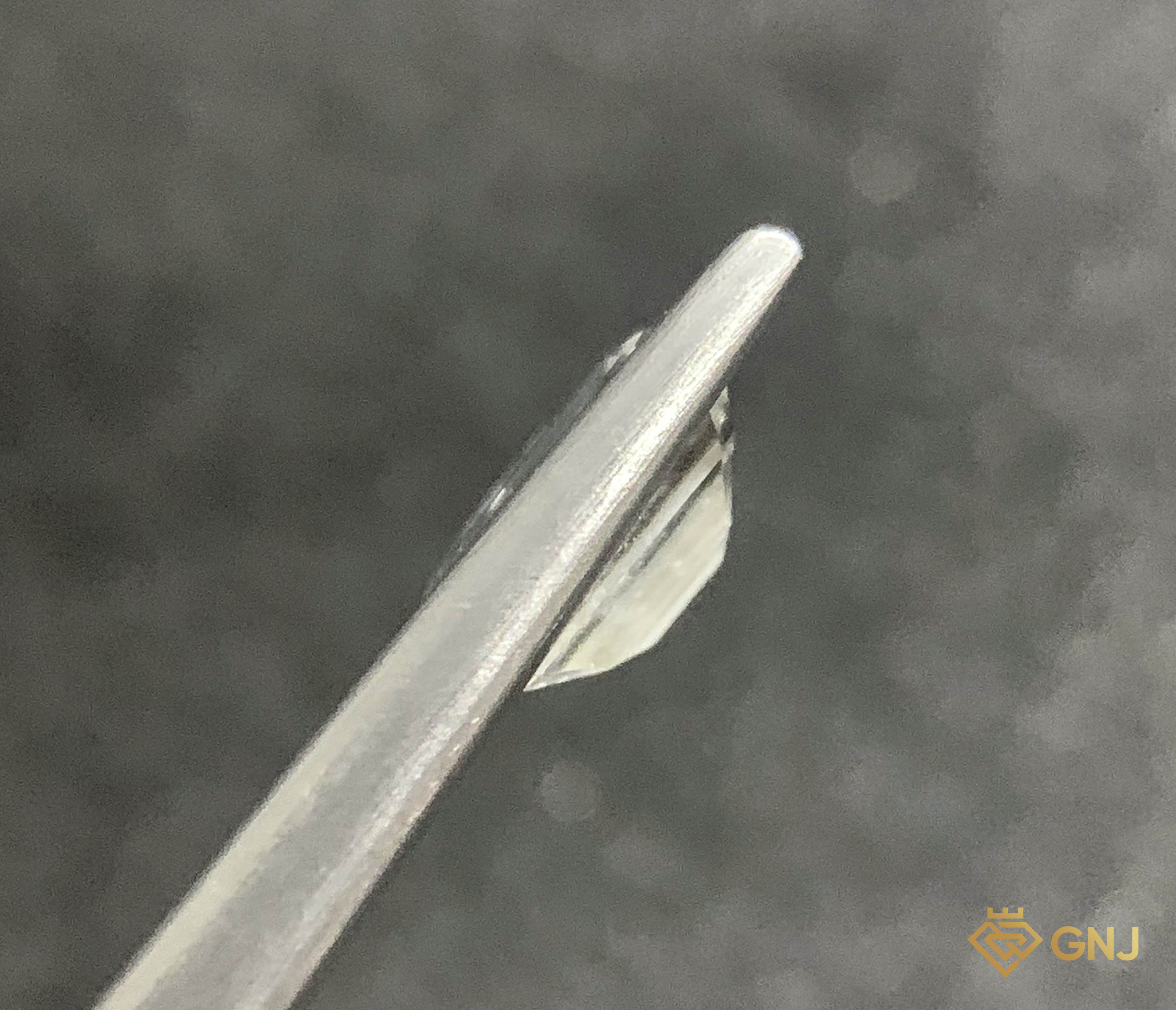 Đá Topaz Tự Nhiên Trắng 1.15ct — mặt bên