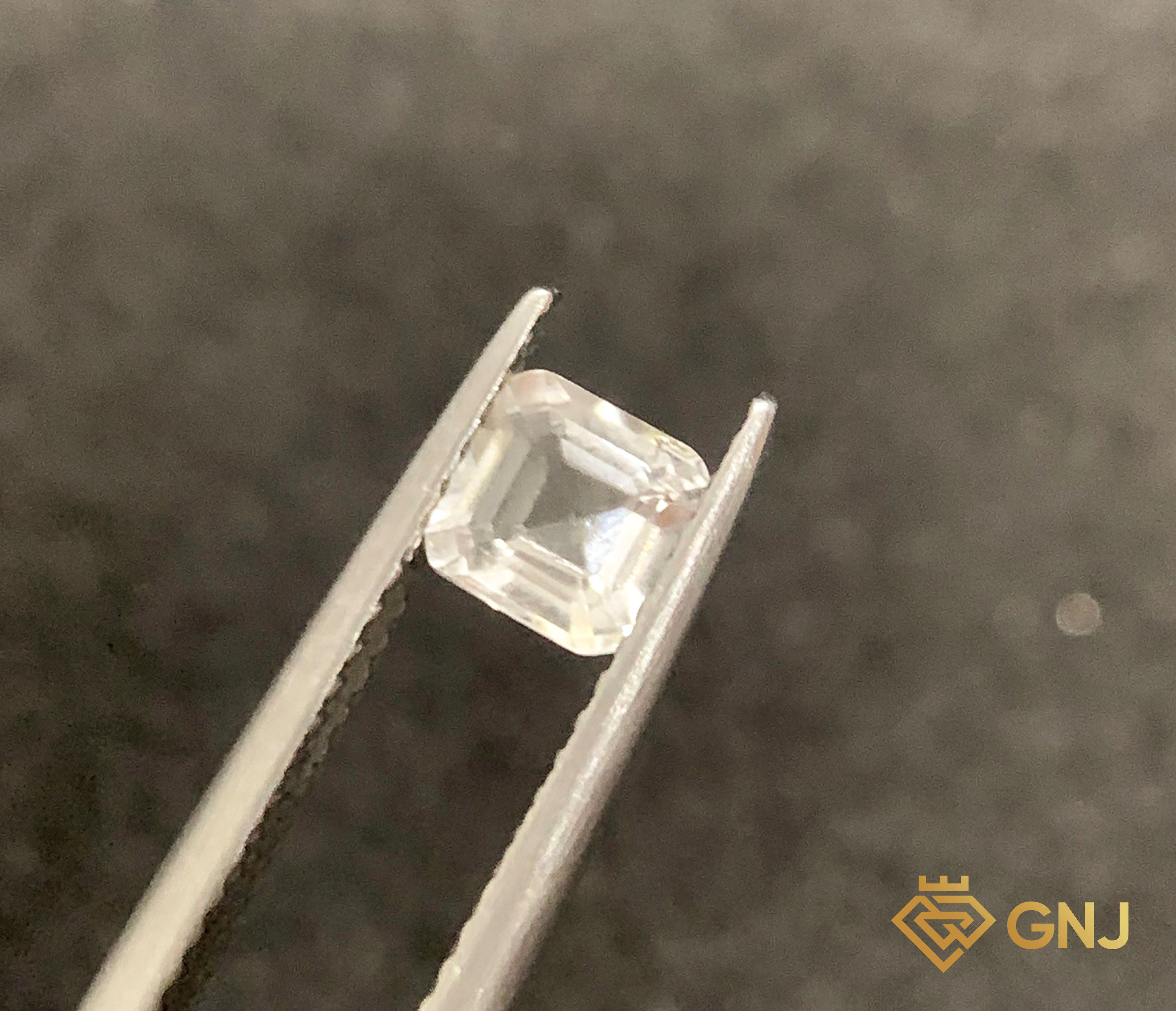 Đá Topaz Tự Nhiên Trắng 1.1ct — mặt trước, đá quý tự nhiên có kiểm định GNJ