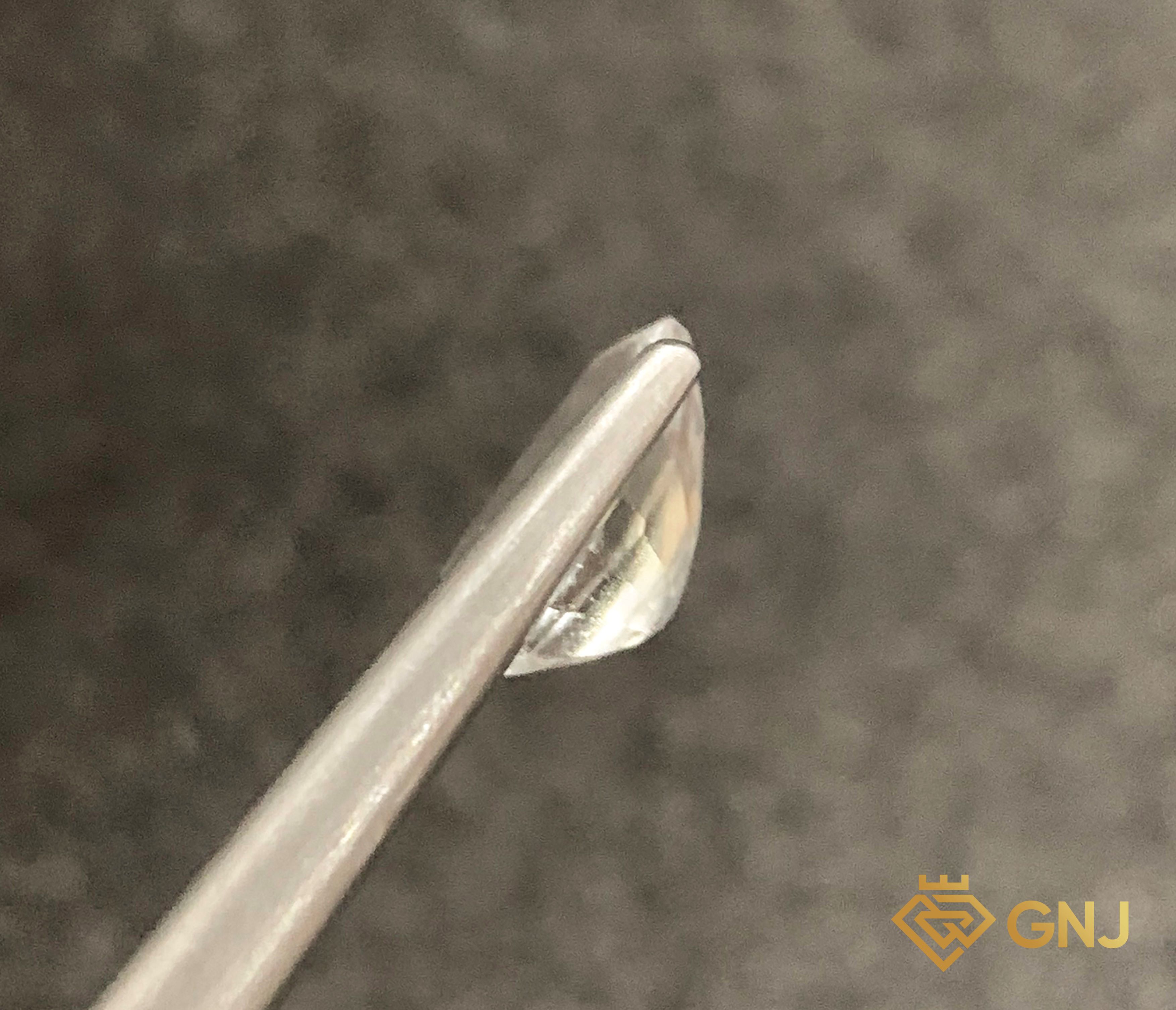 Đá Topaz Tự Nhiên Trắng 1ct — mặt bên