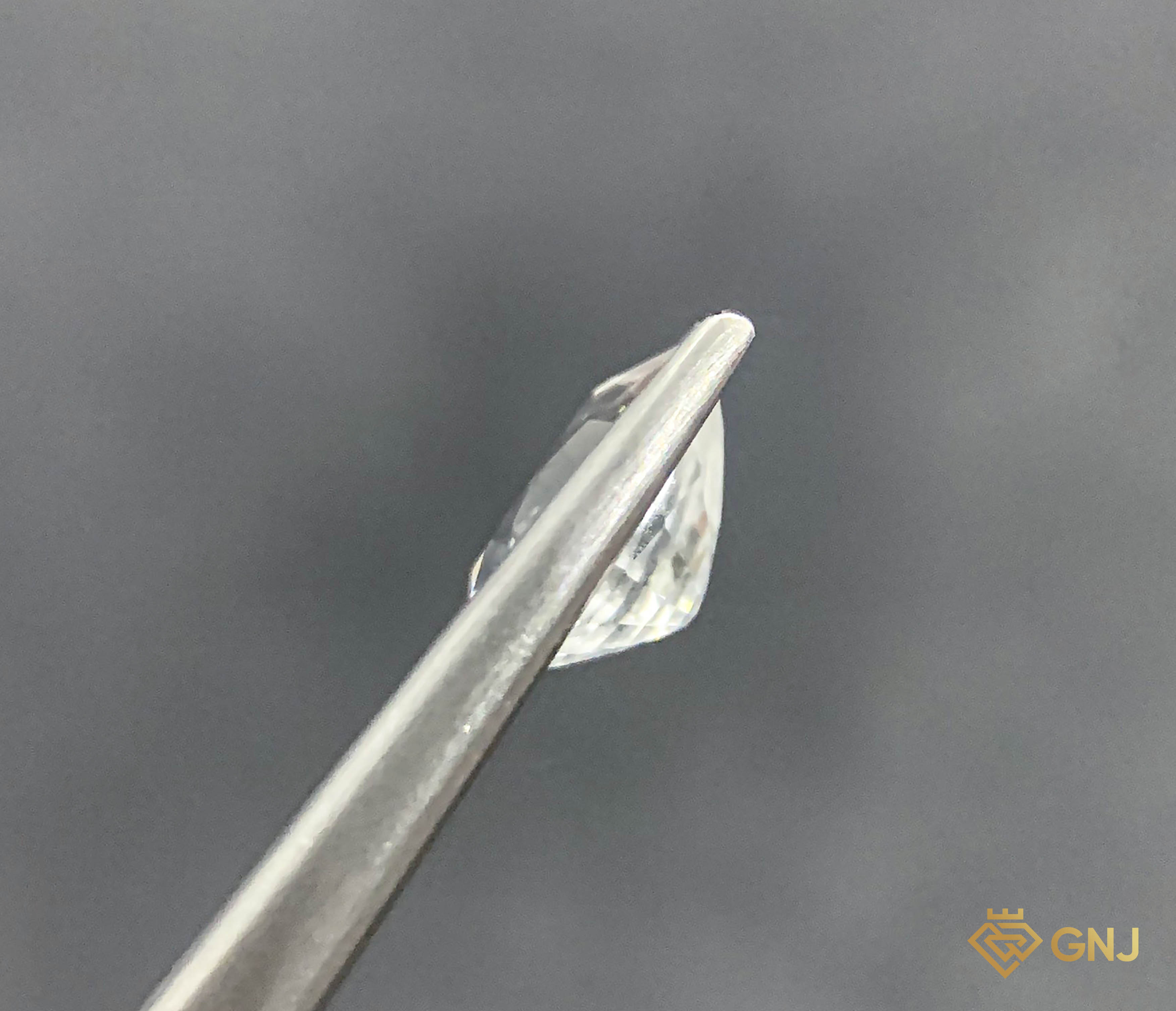 Đá Topaz Tự Nhiên Trắng 1.4ct — mặt bên