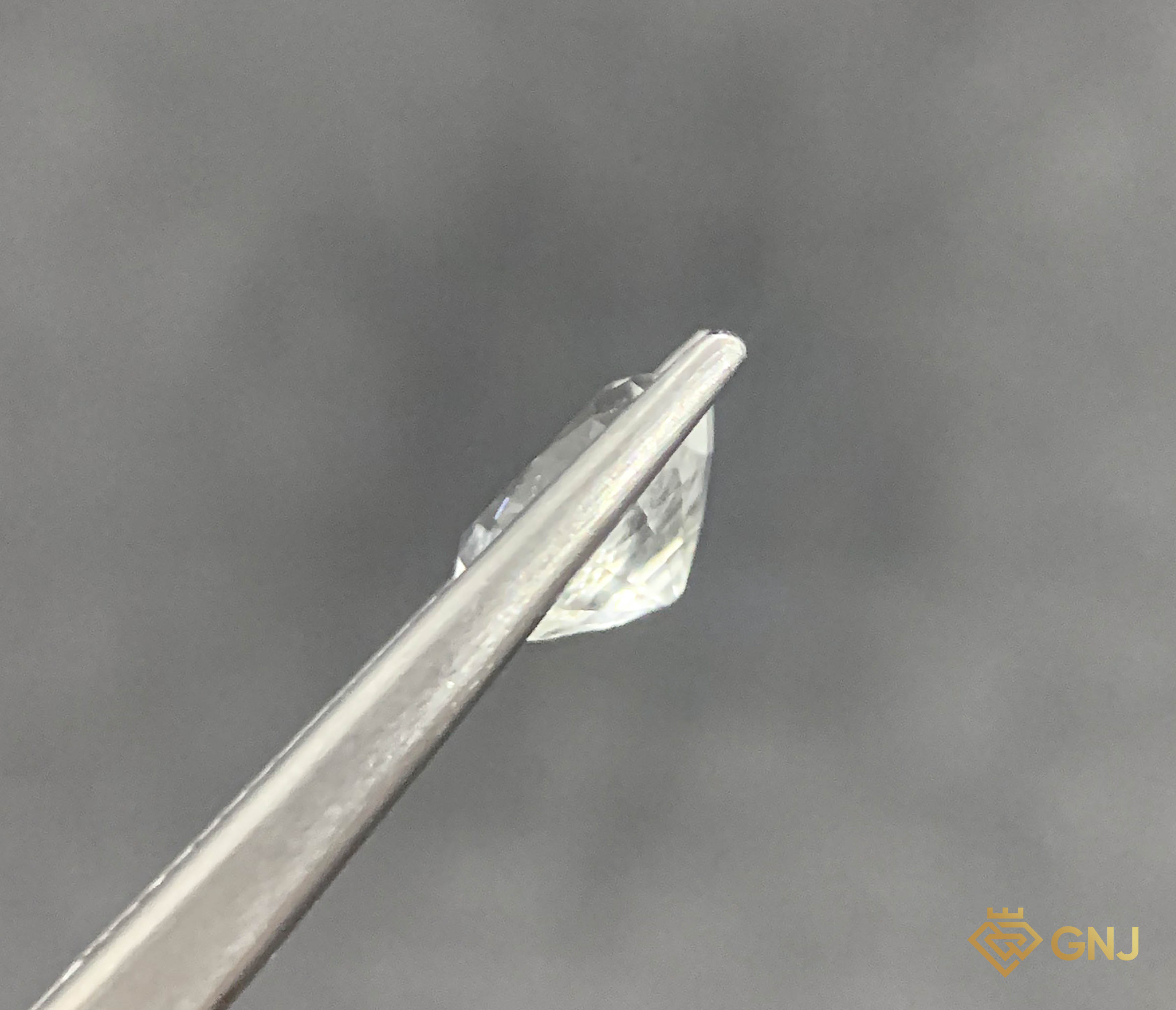 Đá Topaz Trắng Tự Nhiên 1.9ct — mặt bên