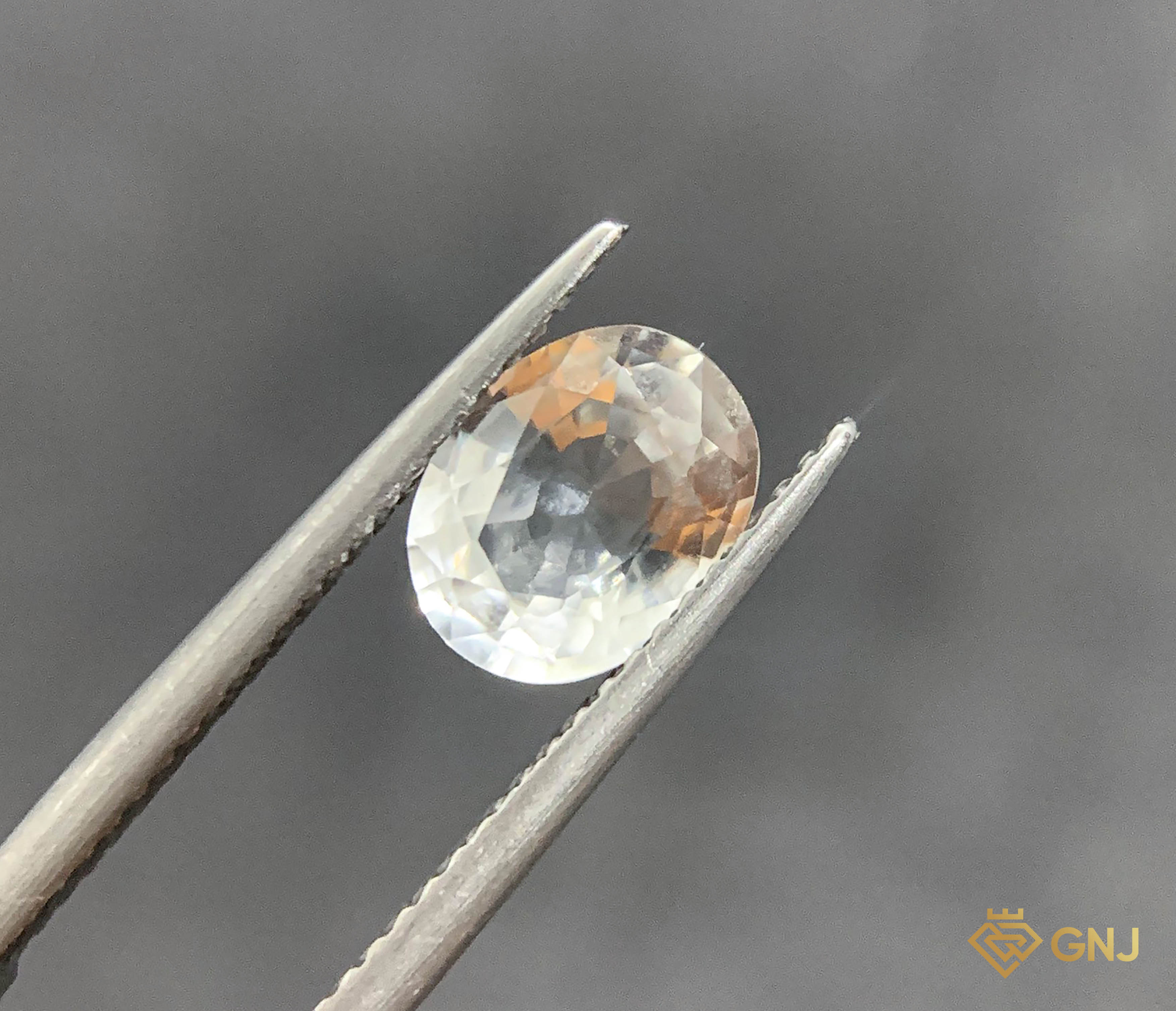 Đá Topaz trắng tự nhiên 1.9ct, đá bản mệnh hợp người sinh năm 2000