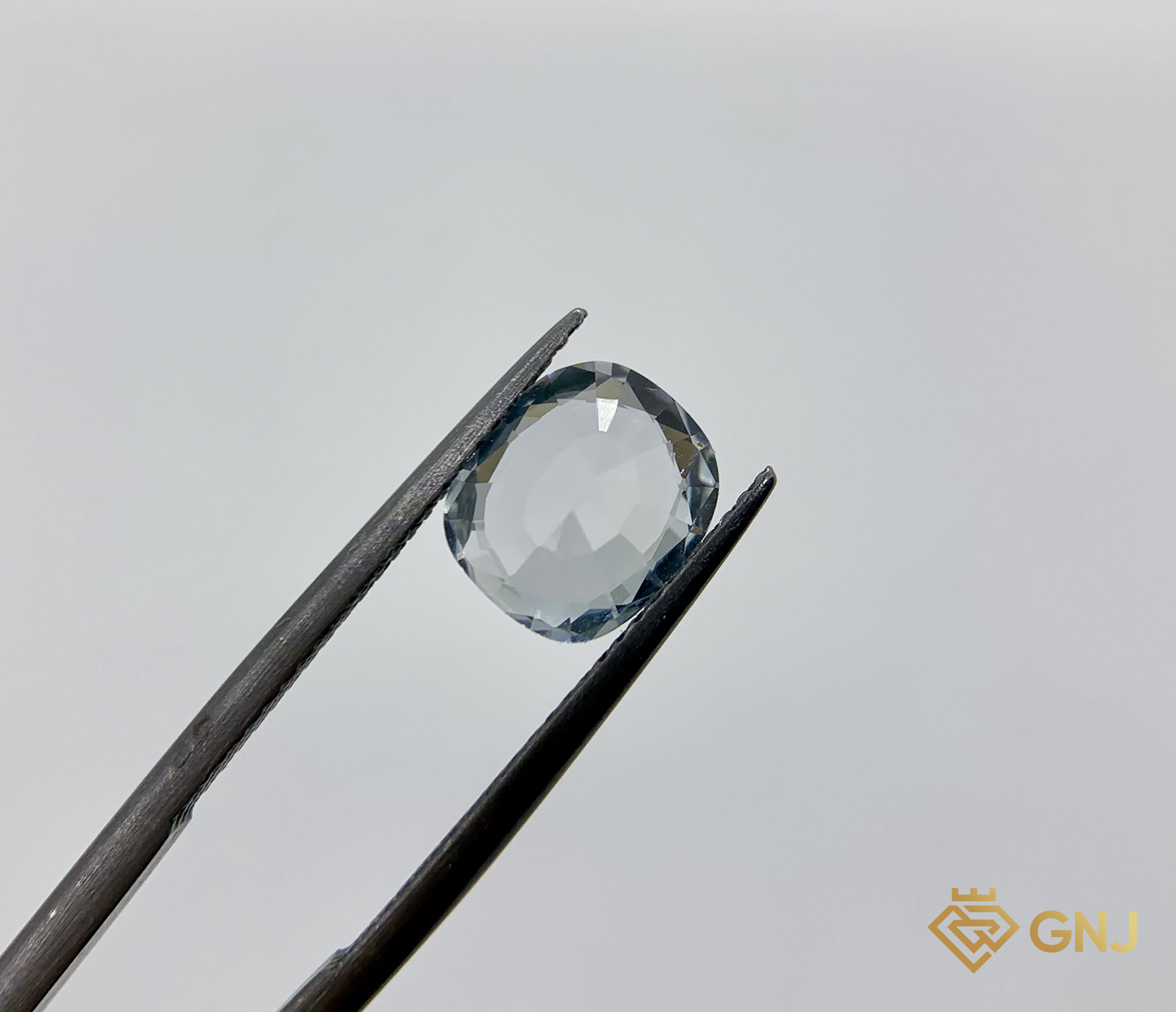 Đá Topaz Trắng Tự Nhiên 2.75ct — mặt bên