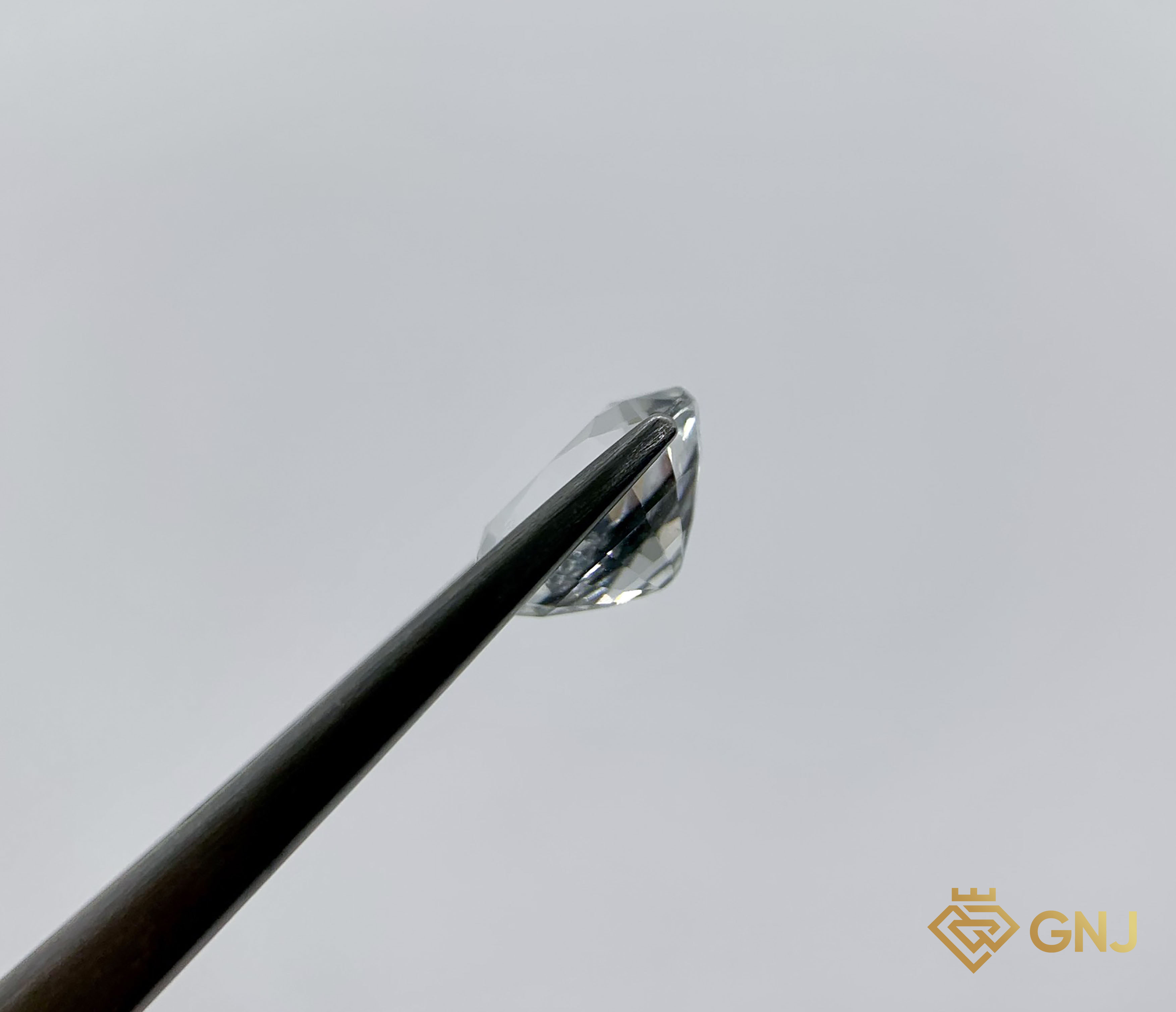 Đá Topaz Trắng Tự Nhiên 3.45ct — mặt bên