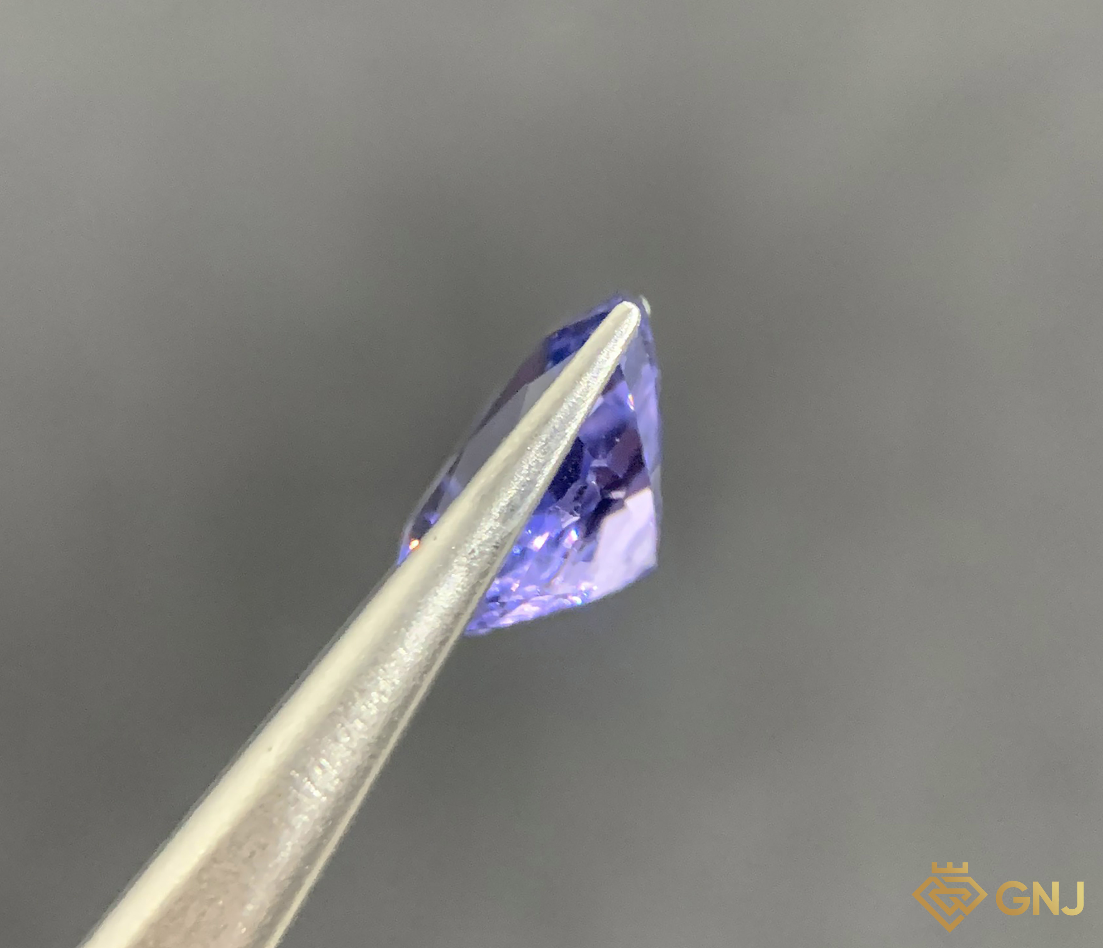 Viên đá Spinel tự nhiên