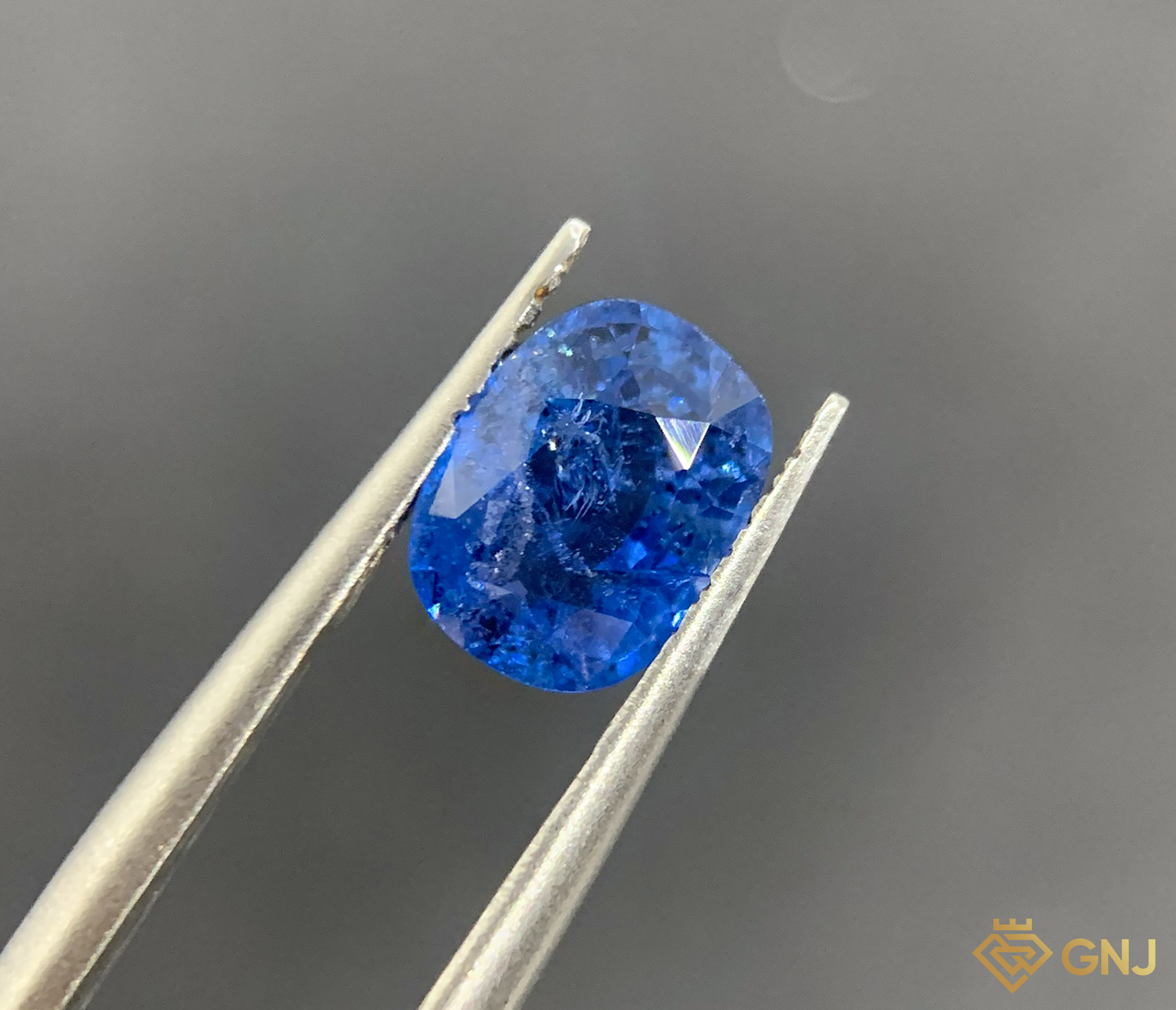 Viên đá Spinel Cobalt tự nhiên