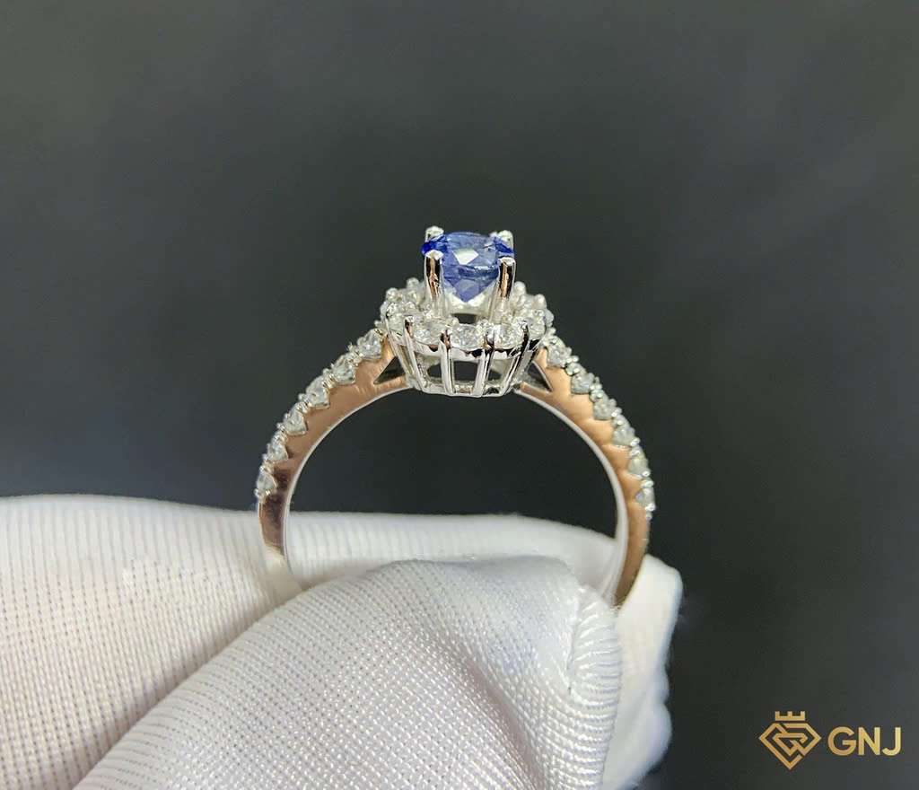 Nhẫn vàng trắng 10k đính đá Sapphire xanh thiên nhiên