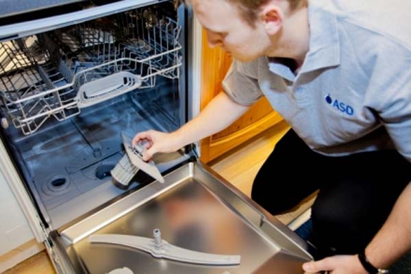 Máy rửa bát không thoát nước sau khi rửa