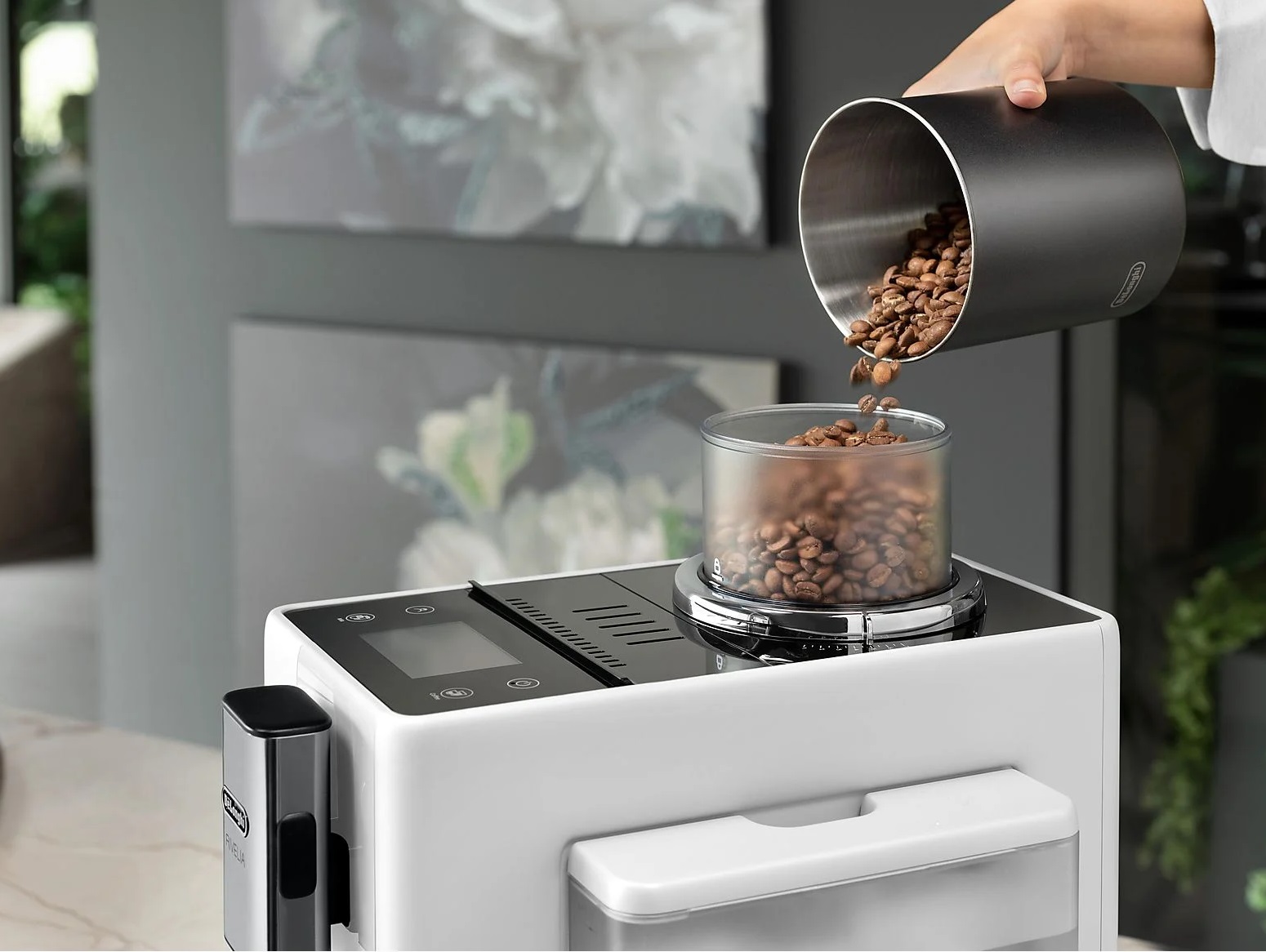 Máy pha cà phê tự động De'Longhi Rivelia EXAM440.35.W