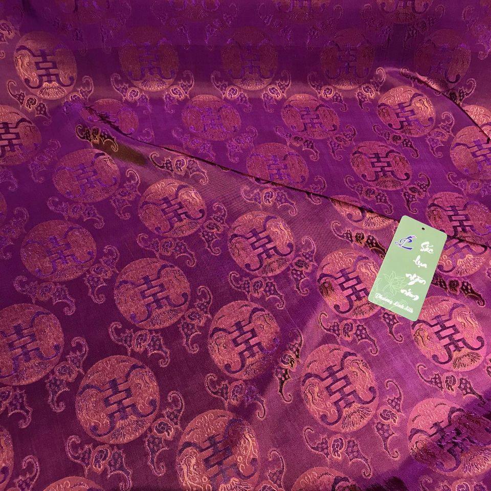 CÁCH ĐƠN GIẢN PHÂN BIỆT VẢI LỤA SATIN VÀ VẢI LỤA PHI BÓNG