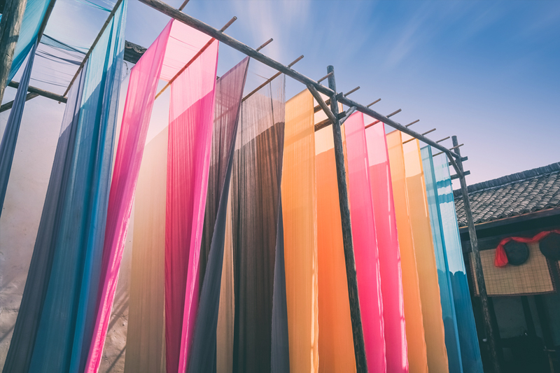 LỤA TƠ TẰM NHUỘM TỪ CÁC NGUYÊN LIỆU TỰ NHIÊN