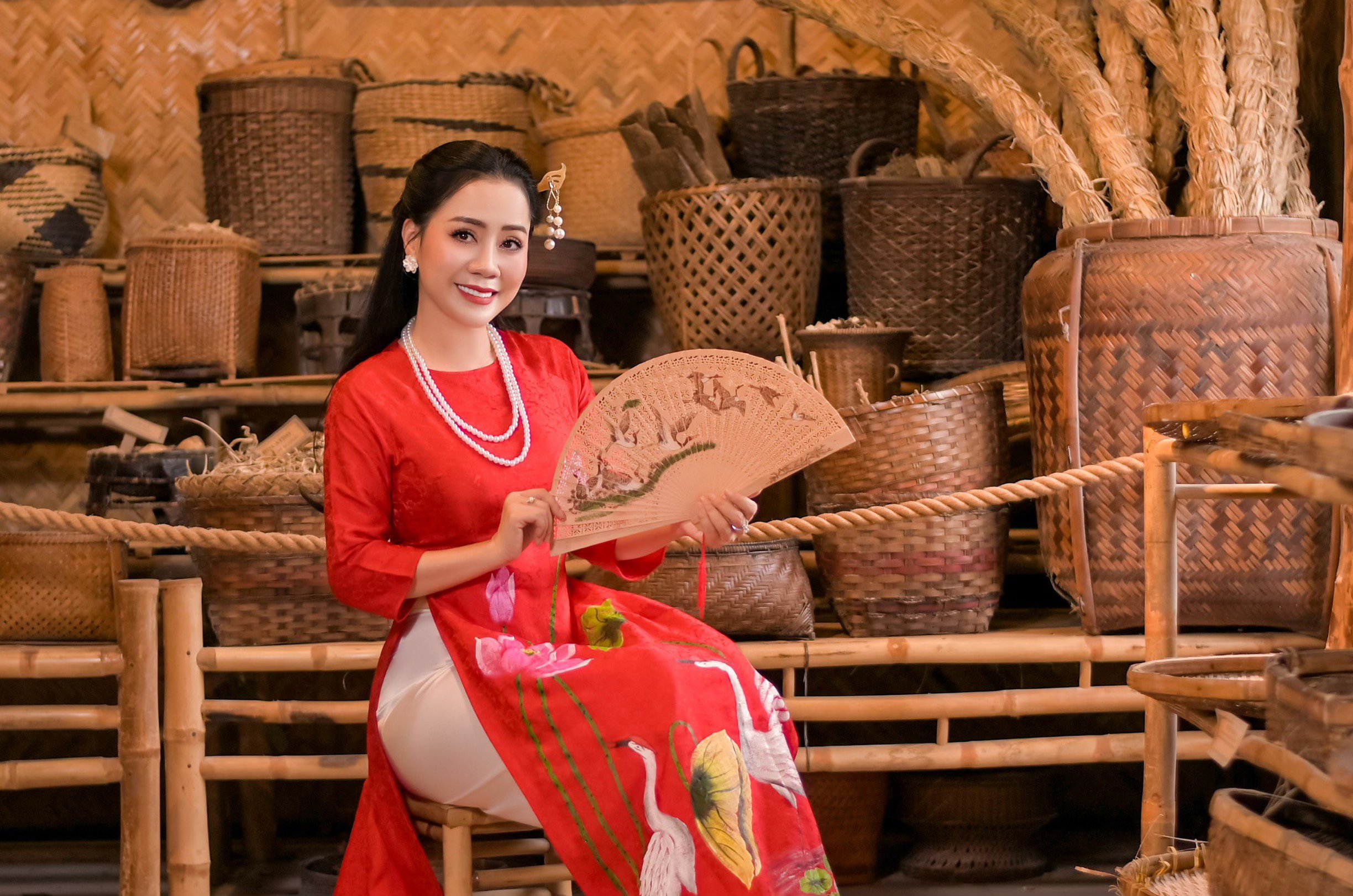 3 Bước Giặt Áo Dài Lụa Tơ Tằm Để Luôn Bền Màu Như Mới