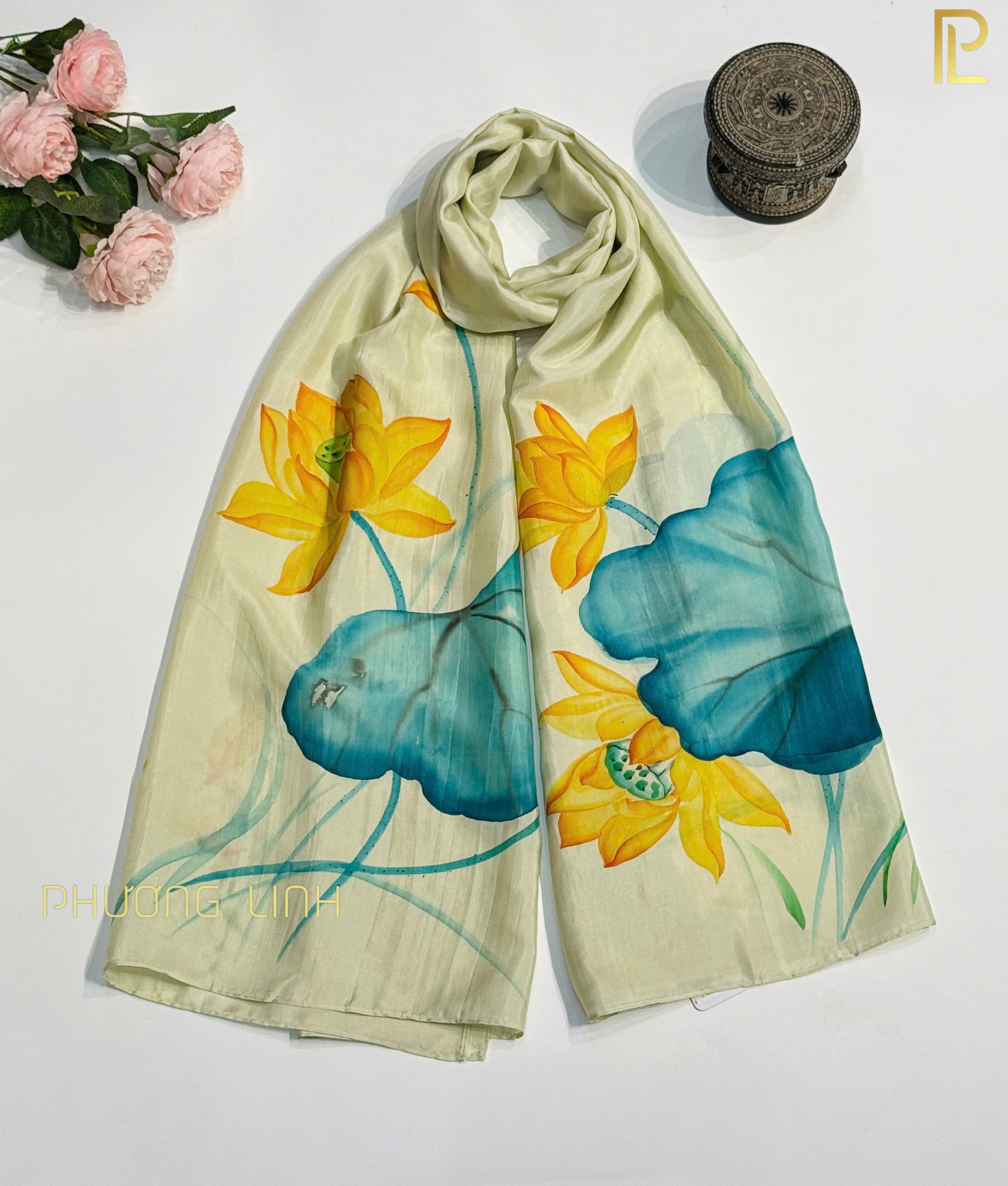 KHĂN LỤA HÀ ĐÔNG VẼ TAY THỦ CÔNG HOA SEN