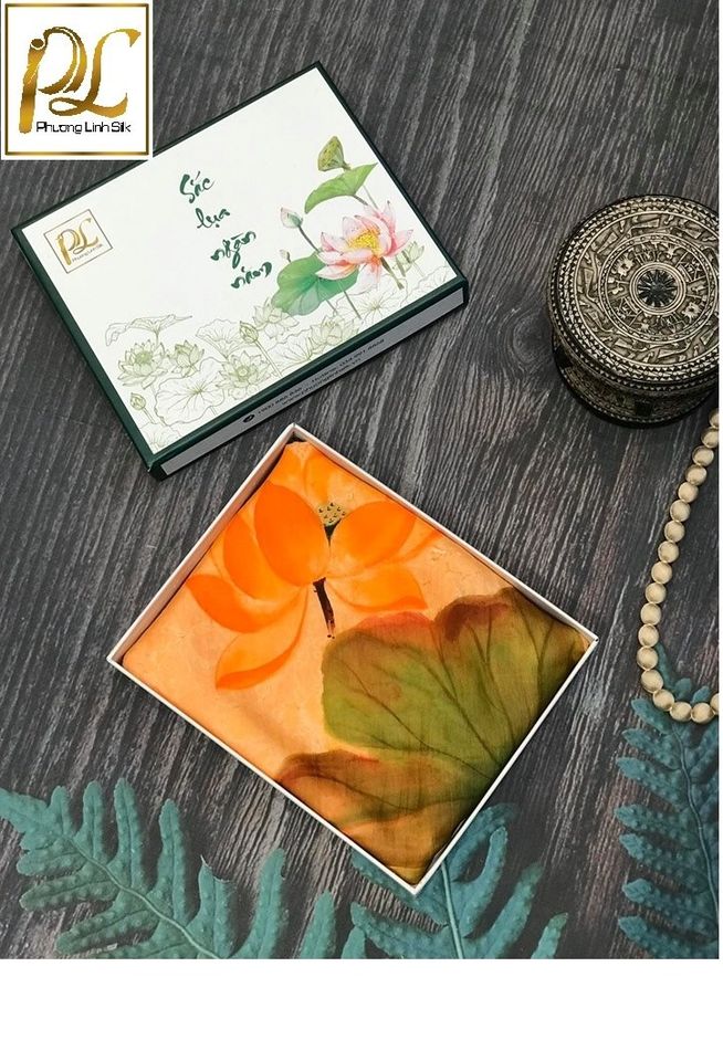 KHĂN LỤA VẼ TAY THỦY ẤN ĐỘC BẢN CHÙA 1 CỘT SEN QUỐC