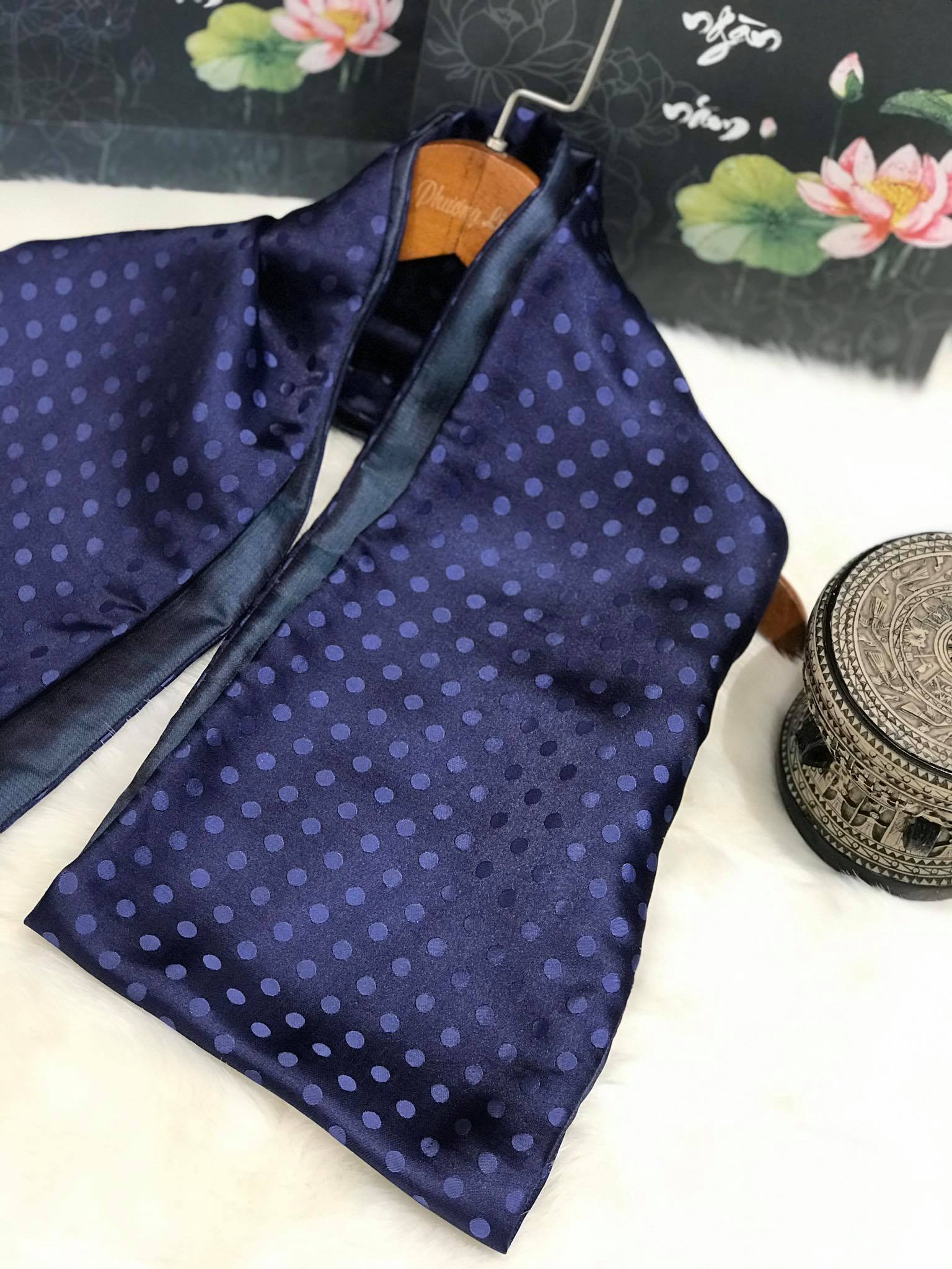 KHĂN LỤA SATIN ỐNG 02