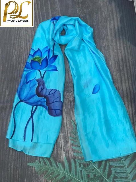 KHĂN LỤA VẼ MÀU NƯỚC 100% TƠ TẰM HOA SEN QUỐC MÀU XANH  BIỂN