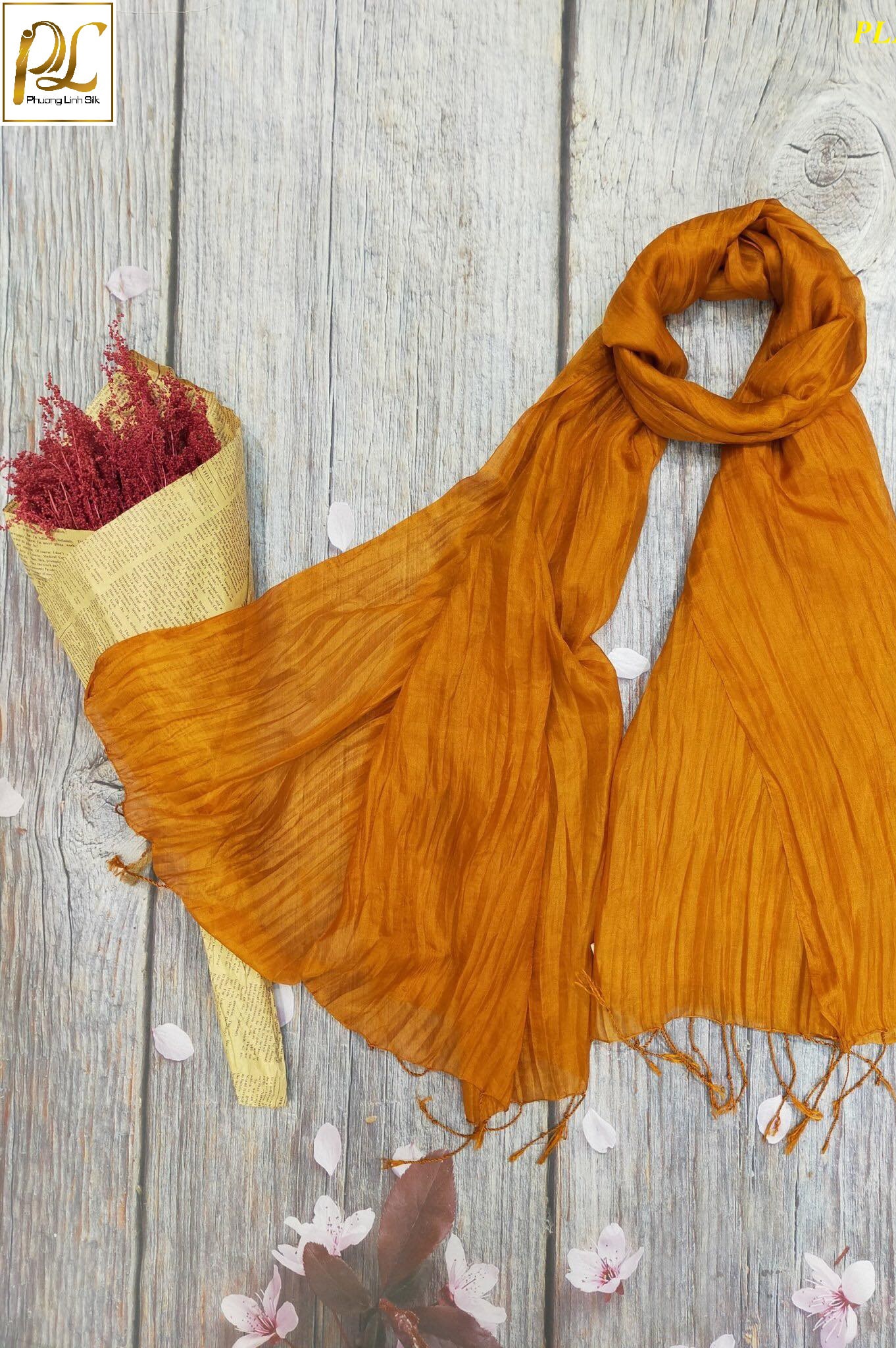 KHĂN LỤA NHẸ MỘT MÀU CAM ĐẤT