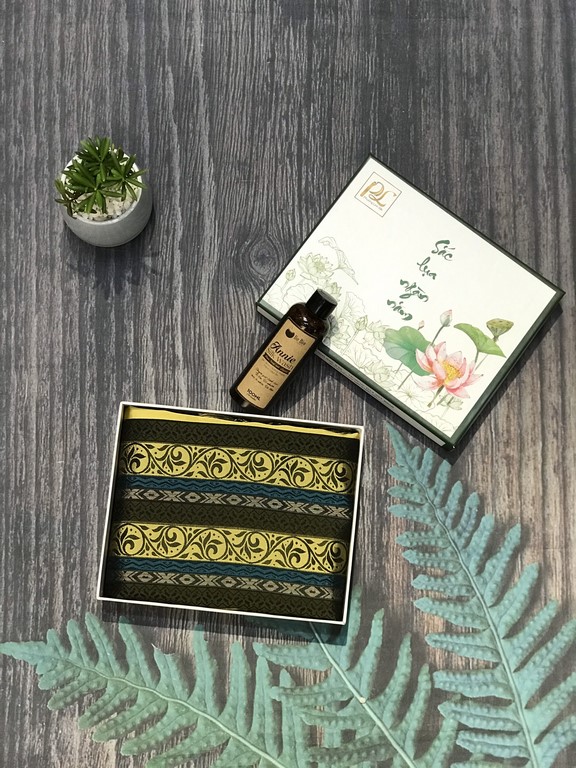 KHĂN LỤA SE CAO CẤP 02