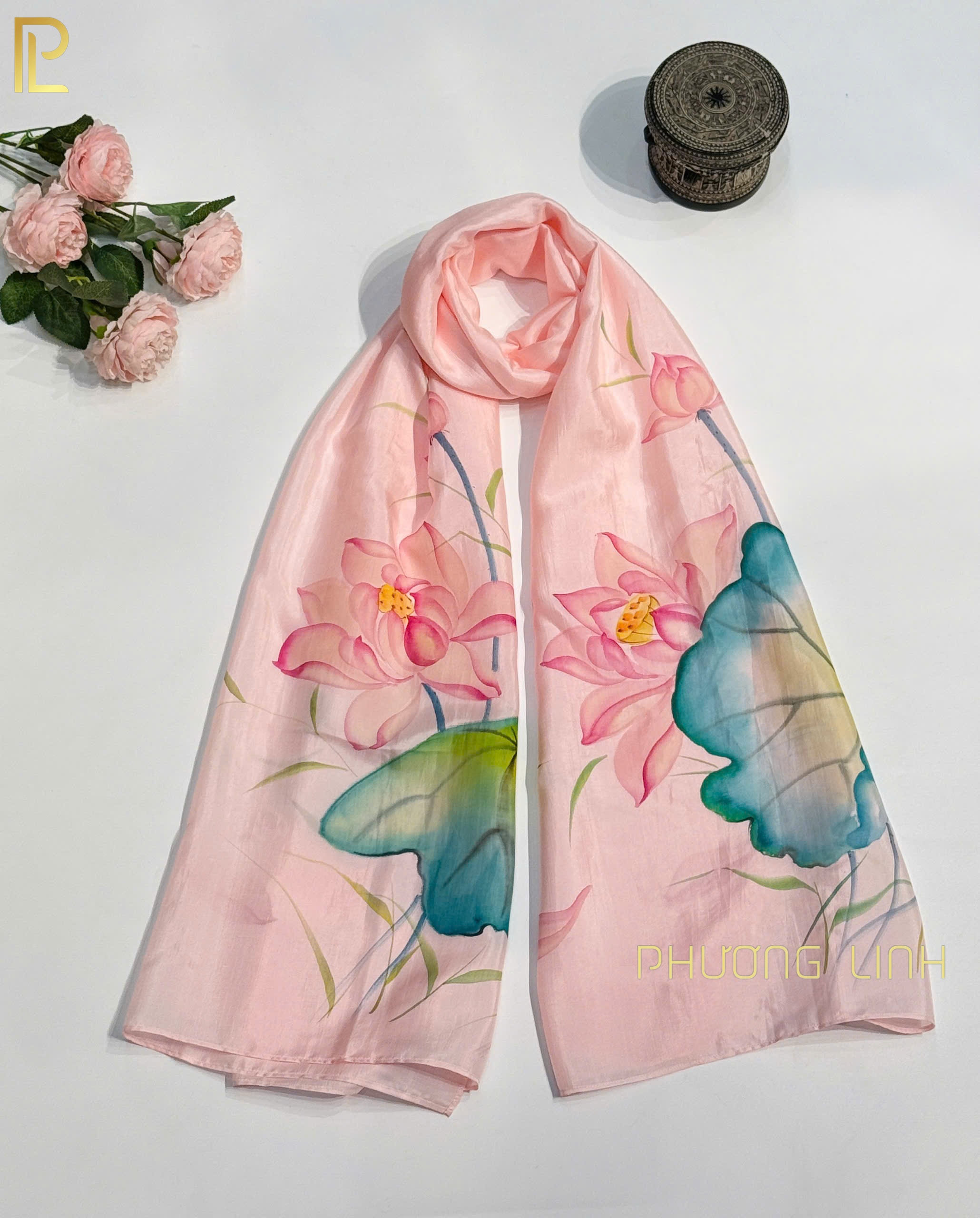 KHĂN LỤA HÀ ĐÔNG VẼ TAY THỦ CÔNG HOA SEN