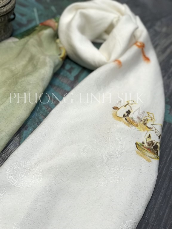 KHĂN LỤA VÂN CỔ TRUYỀN VẼ TAY ĐỘC BẢN