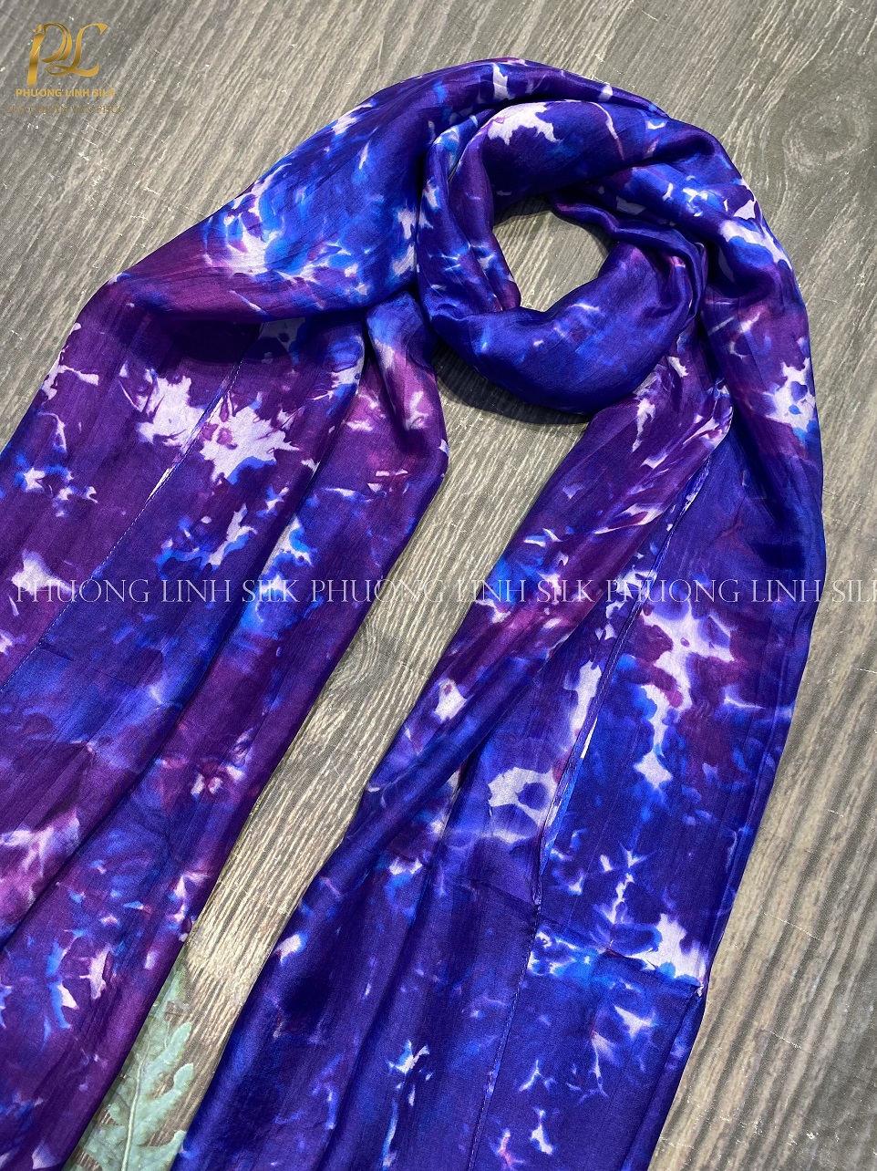 KHĂN LỤA LOANG THỦY ẤN