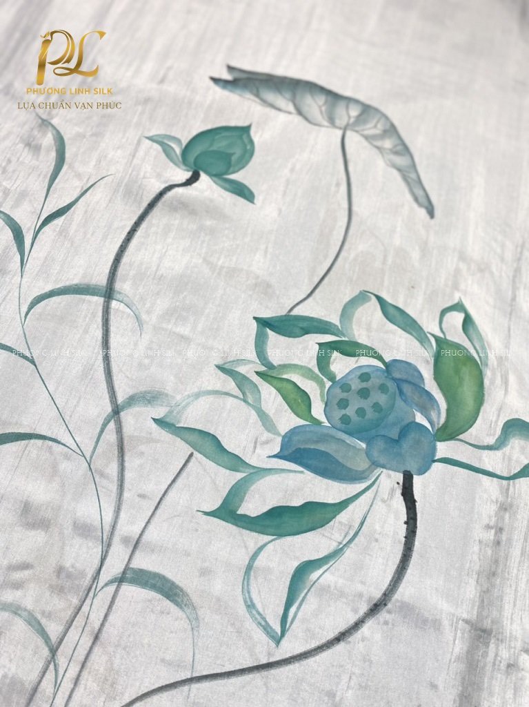 KHĂN LỤA VẼ MÀU NƯỚC NGHỆ THUẬT 100% TƠ TẰM HOA SEN QUỐC