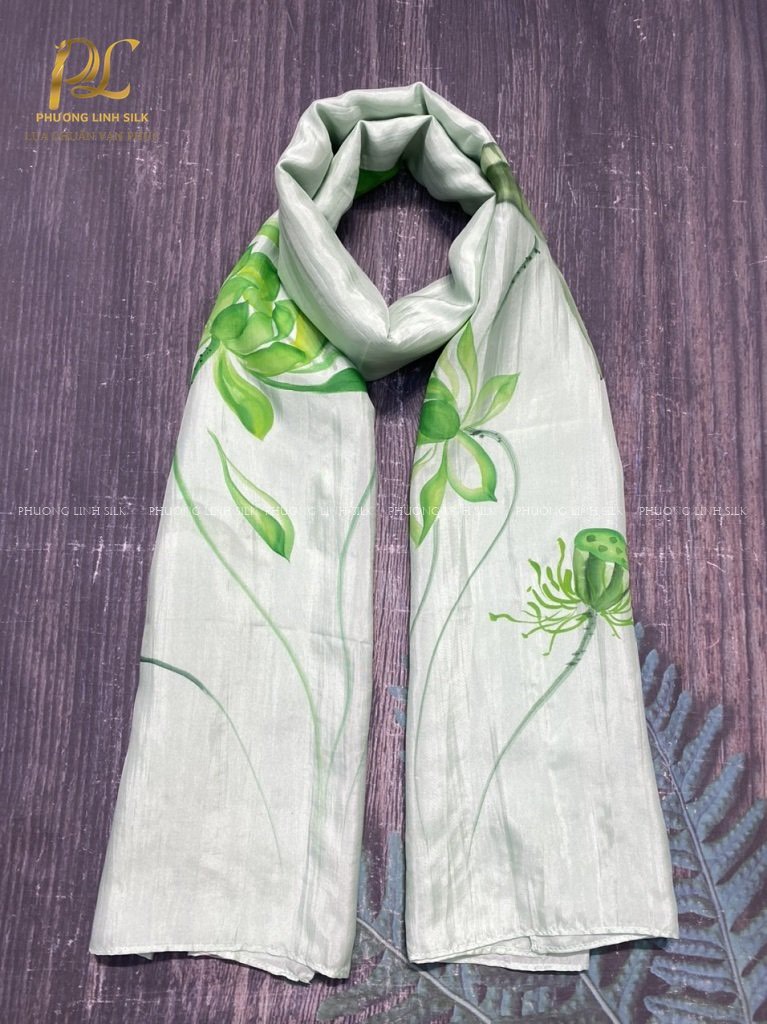 KHĂN LỤA VẼ MÀU NƯỚC NGHỆ THUẬT 100% TƠ TẰM HOA SEN QUỐC