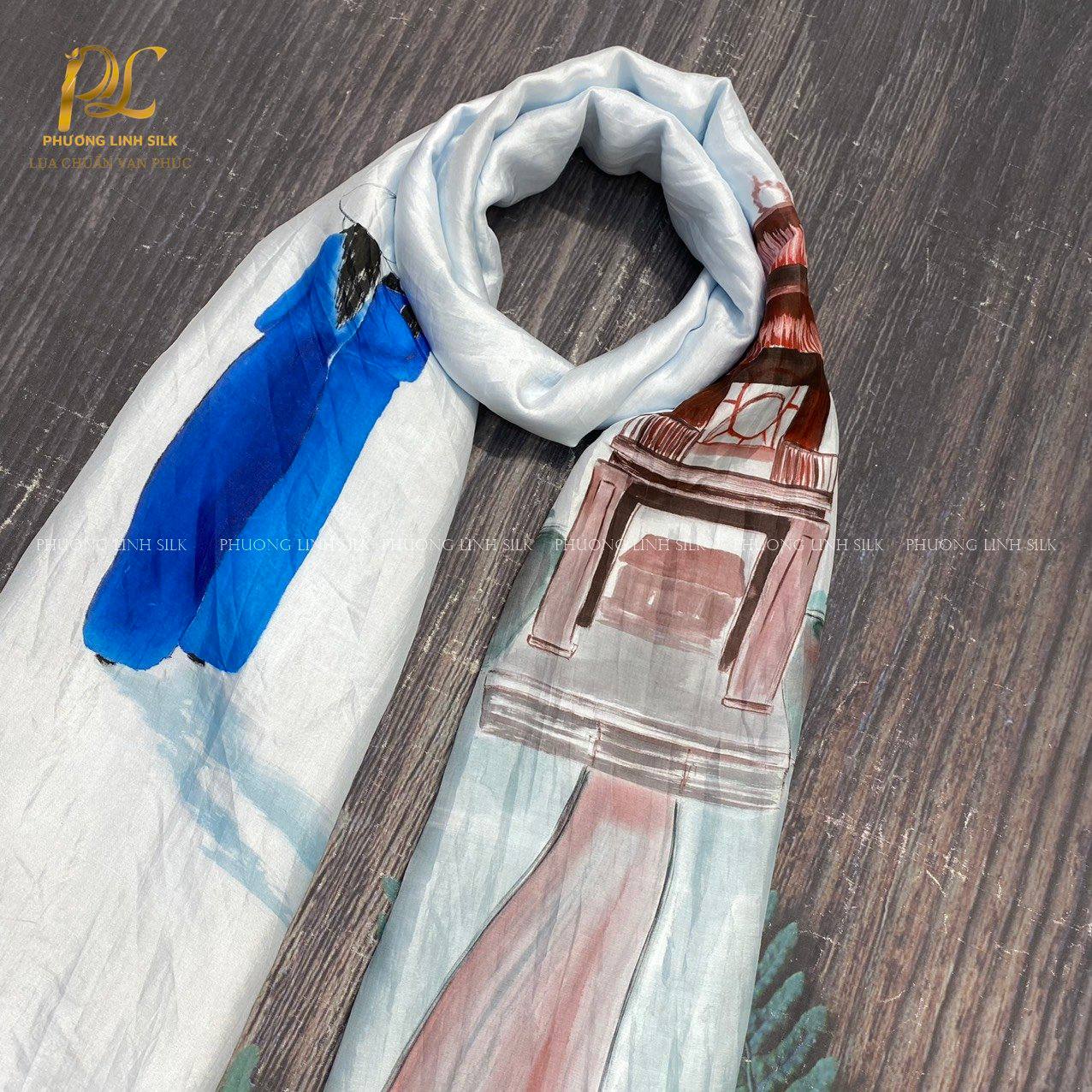 KHĂN LỤA VẼ MÀU NƯỚC NGHỆ THUẬT ĐỘC BẢN 100% TƠ TẰM KHUÊ VĂN CÁC & THIẾU NỮ BÊN ÁO DÀI