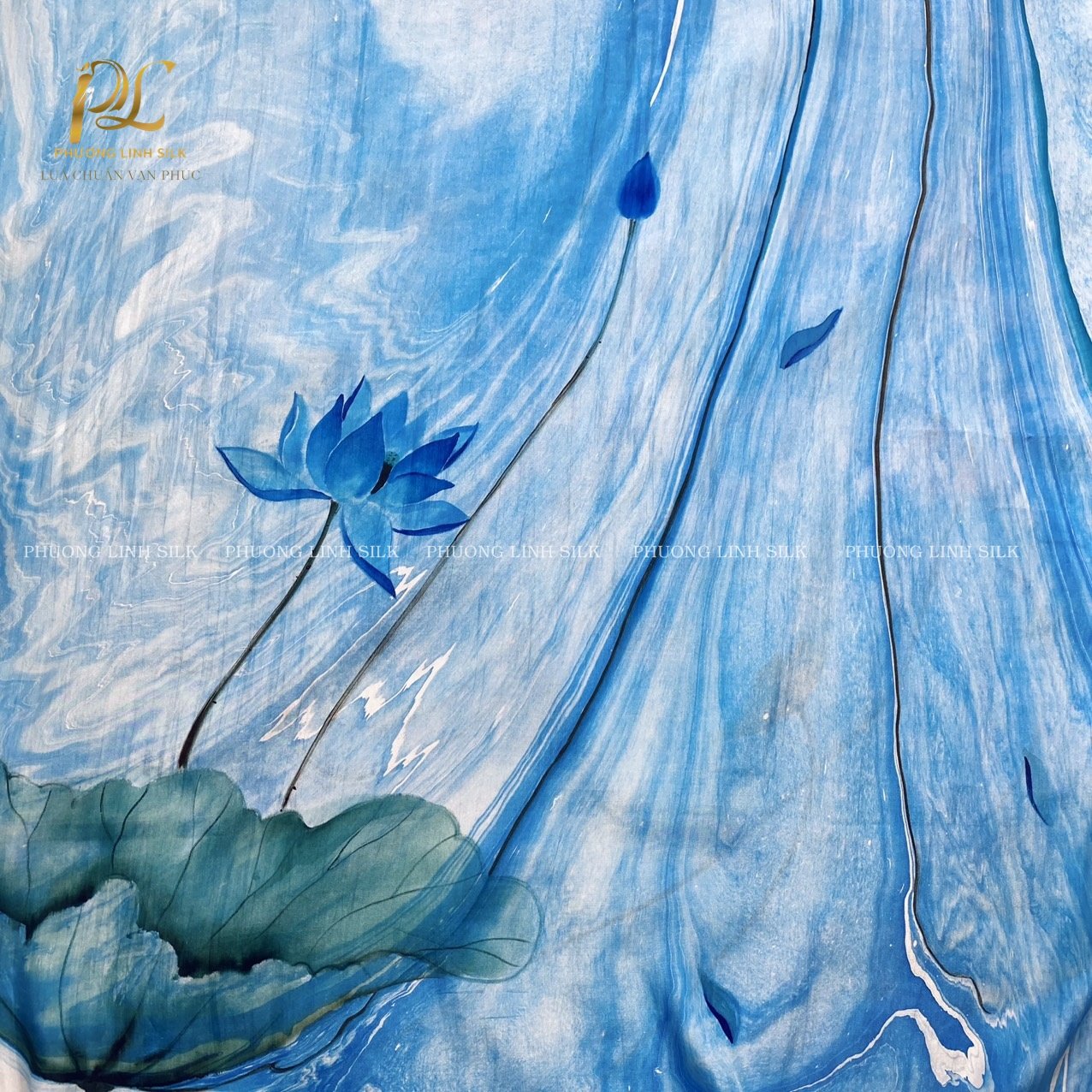 KHĂN LỤA VẼ TAY THỦY ẤN ĐỘC VẼ HOA SEN