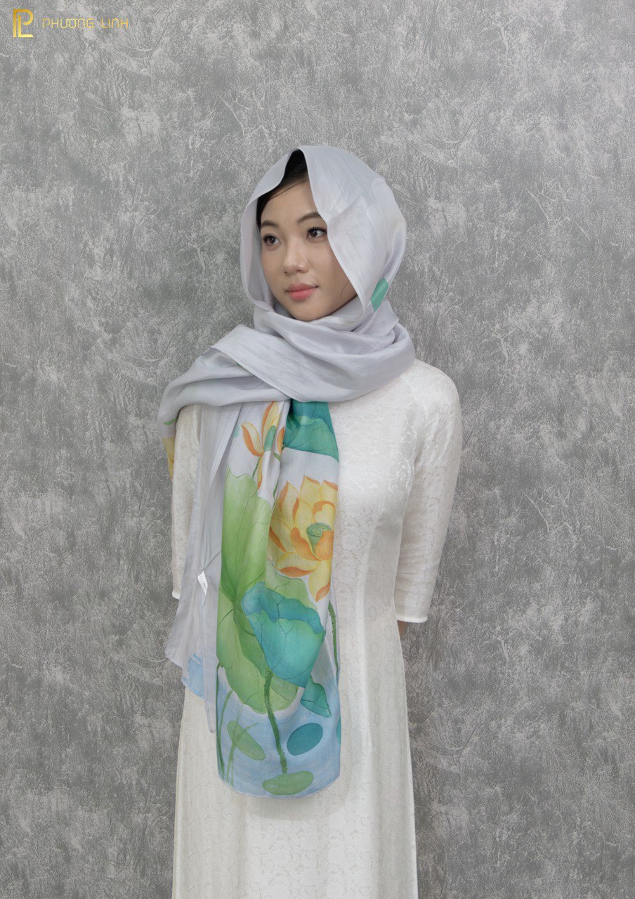 KHĂN LỤA HÀ ĐÔNG VẼ TAY NGHỆ THUẬT HOA SEN QUỐC CAO CẤP