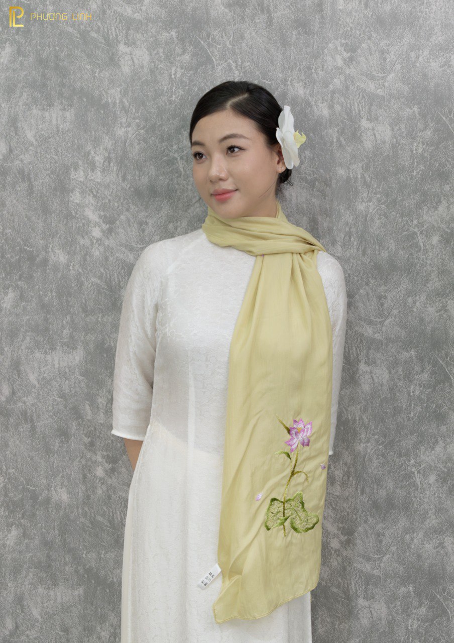 KHĂN LỤA HÀ ĐÔNG THÊU TAY THỦ CÔNG - HOA SEN