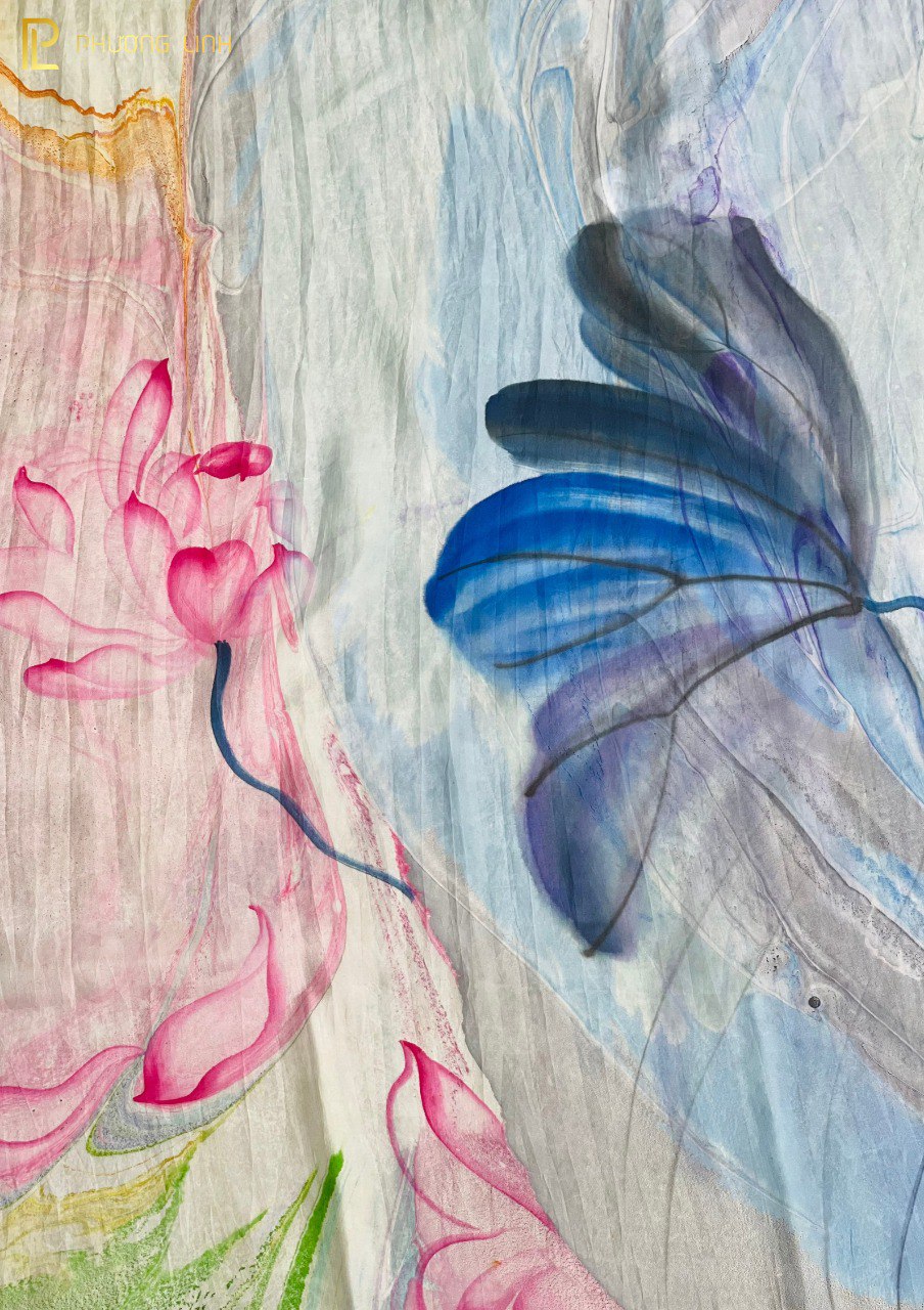 KHĂN LỤA HÀ ĐÔNG VẼ TAY ĐỘC BẢN THỦY ẤN HOA SEN QUỐC